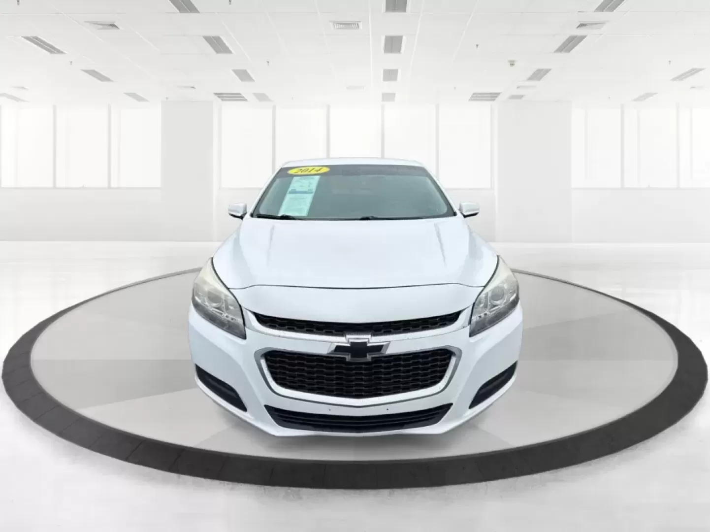 2014 Chevrolet Malibu 1LT (1G11C5SL0EF) with an ECOTEC 2.5L I-4 gasoline direct injection engine, located at 4508 South Dixie Dr, Moraine, OH, 45439, (937) 908-9800, 39.689976, -84.218452 - **Discover Your Next Adventure with the 2014 Chevrolet Malibu 1LT!** <br /> <br /> Are you searching for a reliable sedan that offers both comfort and style? Look no further than the 2014 Chevrolet Malibu 1LT, available now at Advantage Car and Credit in Moraine, OH! This vehicle is perfect for budg - Photo#7