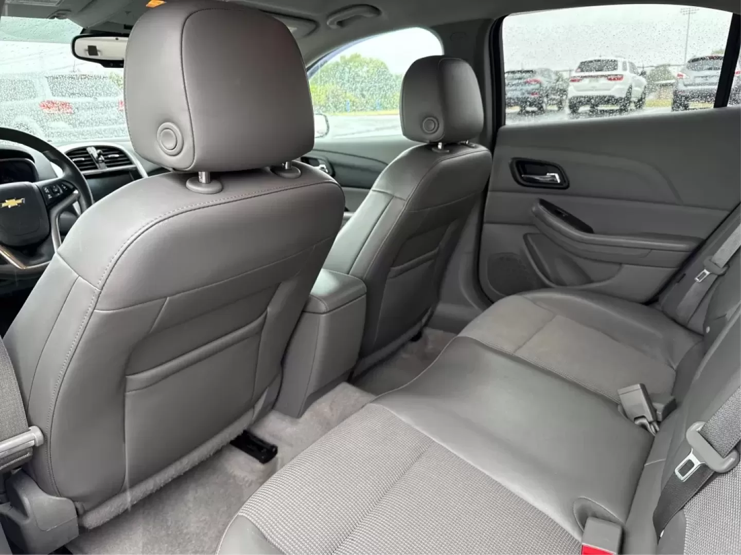 2014 Chevrolet Malibu 1LT (1G11C5SL0EF) with an ECOTEC 2.5L I-4 gasoline direct injection engine, located at 4508 South Dixie Dr, Moraine, OH, 45439, (937) 908-9800, 39.689976, -84.218452 - **Discover Your Next Adventure with the 2014 Chevrolet Malibu 1LT!** <br /> <br /> Are you searching for a reliable sedan that offers both comfort and style? Look no further than the 2014 Chevrolet Malibu 1LT, available now at Advantage Car and Credit in Moraine, OH! This vehicle is perfect for budg - Photo#10