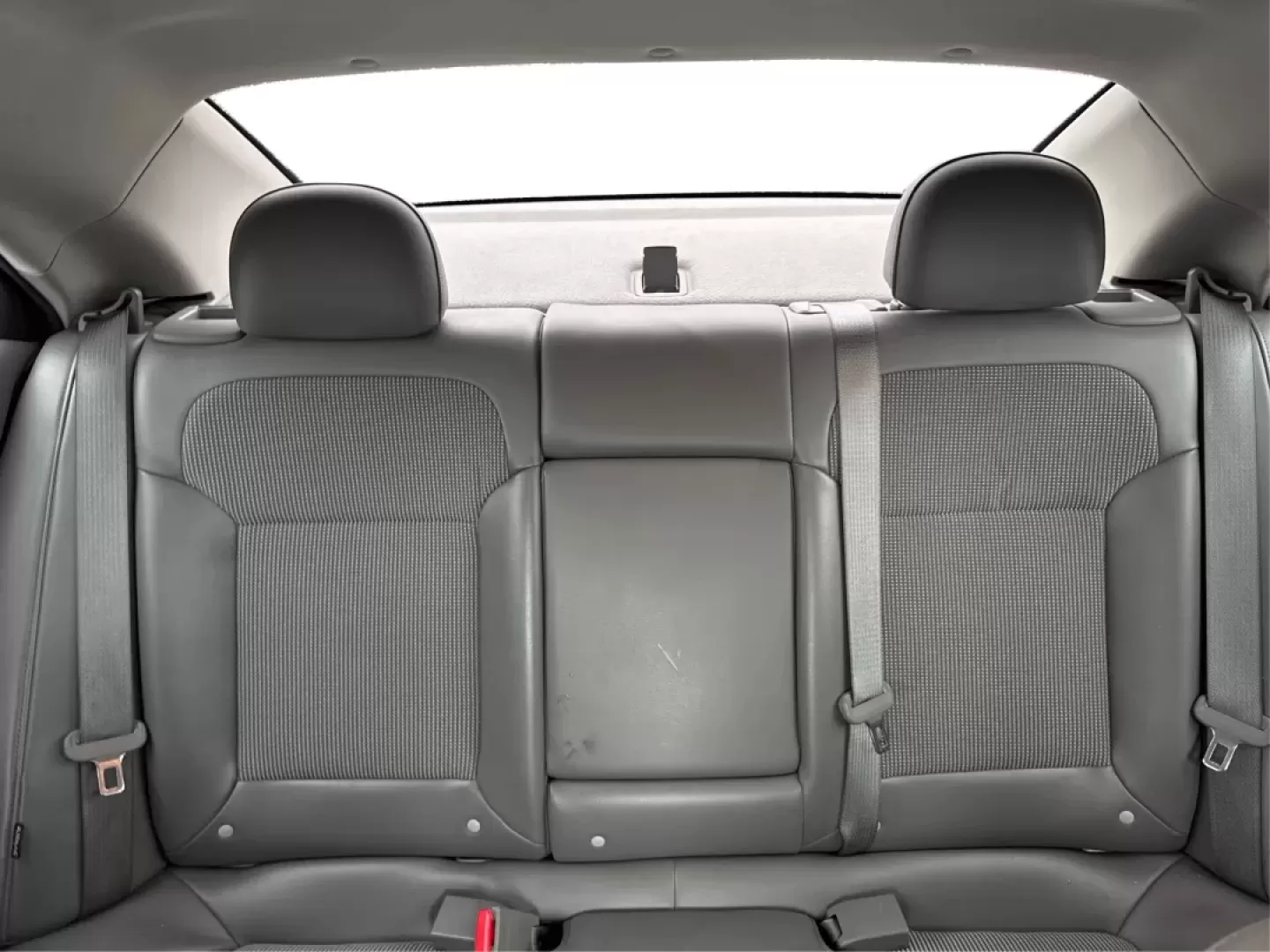 2014 Chevrolet Malibu 1LT (1G11C5SL0EF) with an ECOTEC 2.5L I-4 gasoline direct injection engine, located at 4508 South Dixie Dr, Moraine, OH, 45439, (937) 908-9800, 39.689976, -84.218452 - **Discover Your Next Adventure with the 2014 Chevrolet Malibu 1LT!** <br /> <br /> Are you searching for a reliable sedan that offers both comfort and style? Look no further than the 2014 Chevrolet Malibu 1LT, available now at Advantage Car and Credit in Moraine, OH! This vehicle is perfect for budg - Photo#14