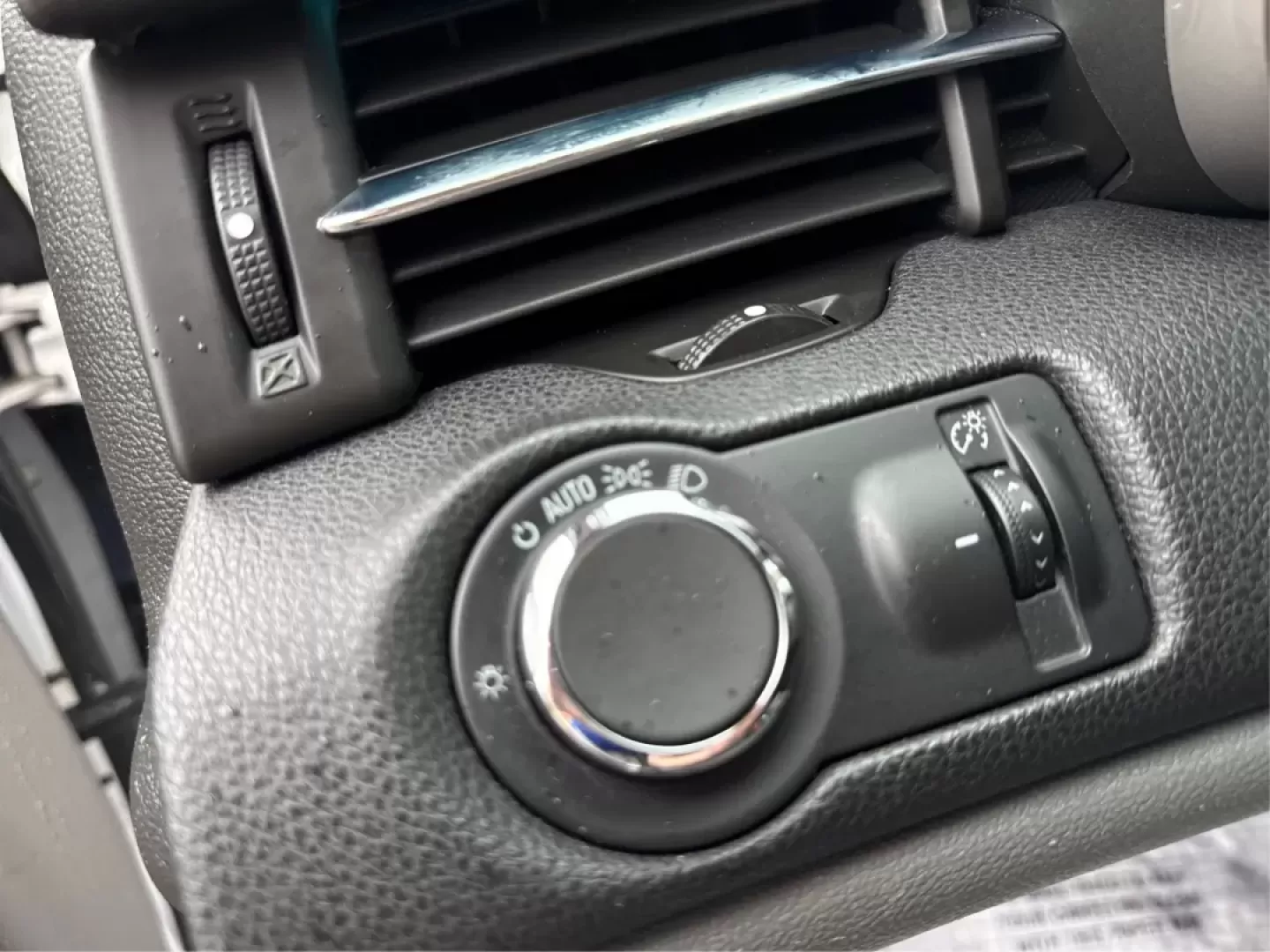 2014 Chevrolet Malibu 1LT (1G11C5SL0EF) with an ECOTEC 2.5L I-4 gasoline direct injection engine, located at 4508 South Dixie Dr, Moraine, OH, 45439, (937) 908-9800, 39.689976, -84.218452 - **Discover Your Next Adventure with the 2014 Chevrolet Malibu 1LT!** <br /> <br /> Are you searching for a reliable sedan that offers both comfort and style? Look no further than the 2014 Chevrolet Malibu 1LT, available now at Advantage Car and Credit in Moraine, OH! This vehicle is perfect for budg - Photo#17