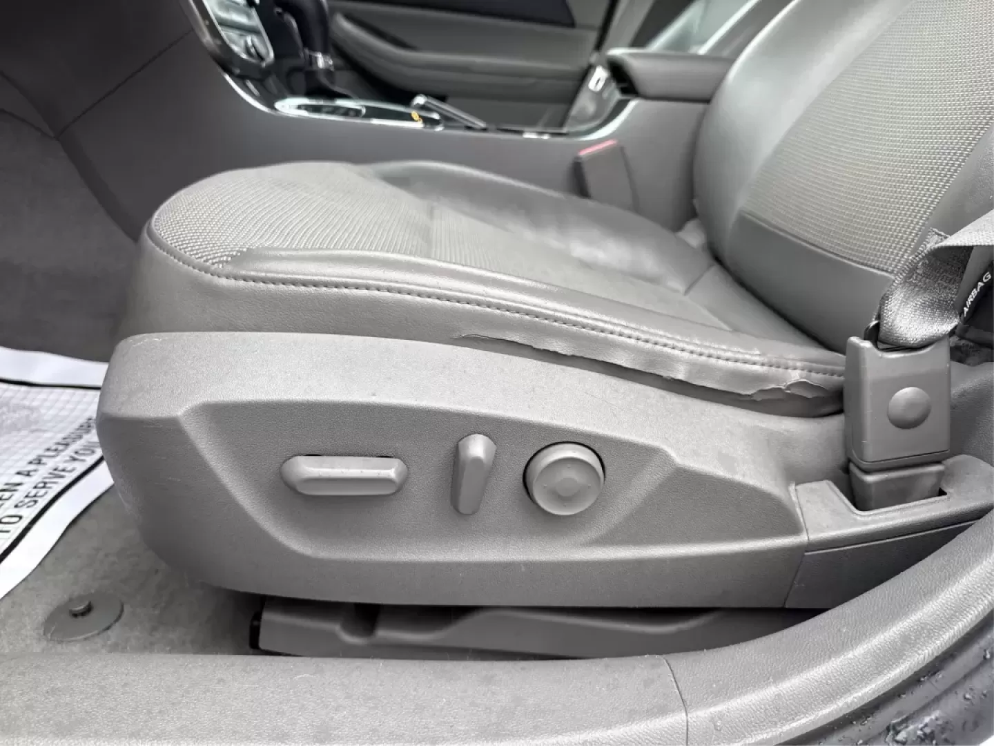 2014 Chevrolet Malibu 1LT (1G11C5SL0EF) with an ECOTEC 2.5L I-4 gasoline direct injection engine, located at 4508 South Dixie Dr, Moraine, OH, 45439, (937) 908-9800, 39.689976, -84.218452 - **Discover Your Next Adventure with the 2014 Chevrolet Malibu 1LT!** <br /> <br /> Are you searching for a reliable sedan that offers both comfort and style? Look no further than the 2014 Chevrolet Malibu 1LT, available now at Advantage Car and Credit in Moraine, OH! This vehicle is perfect for budg - Photo#18