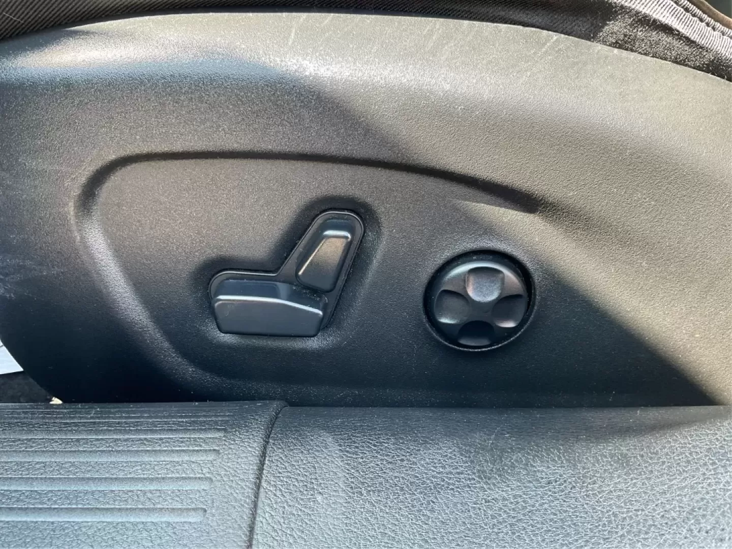 2015 Chrysler 200 C (1C3CCCCB0FN) with an 3.6L V-6 DOHC engine, located at 880 E. National Road, Vandalia, OH, 45377, (937) 908-9800, 39.891918, -84.183594 - **Hit the Road with Confidence: 2015 Chrysler 200 C at Advantage Car and Credit in Vandalia, OH**<br /> <br /> Are you searching for a dependable vehicle that effortlessly combines style, comfort, and advanced technology? Look no further than this stunning 2015 Chrysler 200 C, available now at Advan - Photo#18