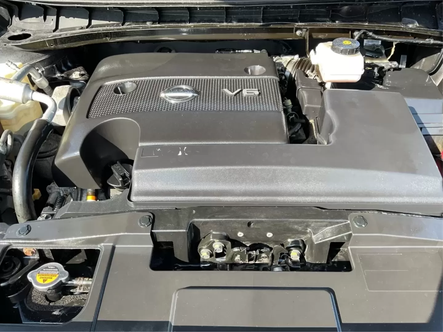 2015 Nissan Murano S (5N1AZ2MH0FN) with an 3.5L V-6 DOHC engine, located at 1951 S Dayton Lakeview Rd., New Carlisle, OH, 45344, (937) 908-9800, 39.890999, -84.050255 - **Unleash Your Adventures with the 2015 Nissan Murano Ideal for Growing Families and Weekend Explorers!**<br /> <br /> Are you ready to elevate your family outings or weekend adventures? Look no further than the stunning **2015 Nissan Murano** available at **Advantage Car and Credit**, your trusted - Photo#11