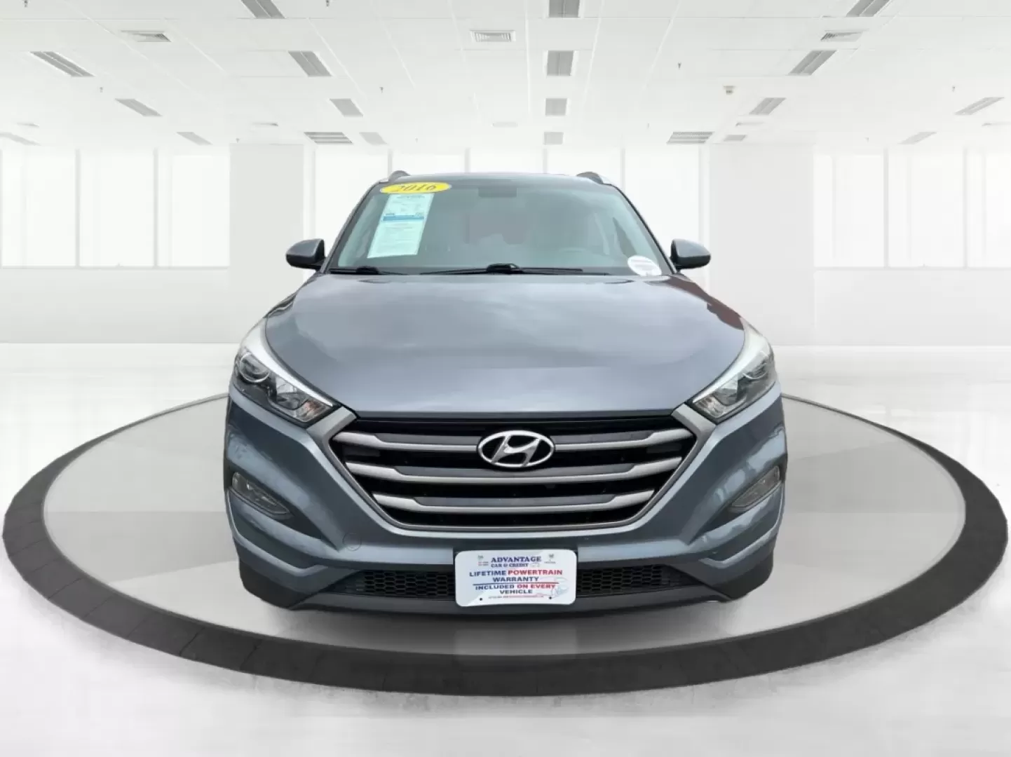 2016 Hyundai Tucson SE (KM8J3CA48GU) with an Nu 2L I-4 gasoline direct injection engine, located at 4508 South Dixie Dr, Moraine, OH, 45439, (937) 908-9800, 39.689976, -84.218452 - Are you ready to embrace a new lifestyle that combines adventure and daily practicality? Look no further than the 2016 Hyundai Tucson SE, available now at Advantage Car and Credit in Moraine, OH. Whether you're a growing family in search of a reliable SUV, a commuter requiring a dependable ride, or - Photo#7