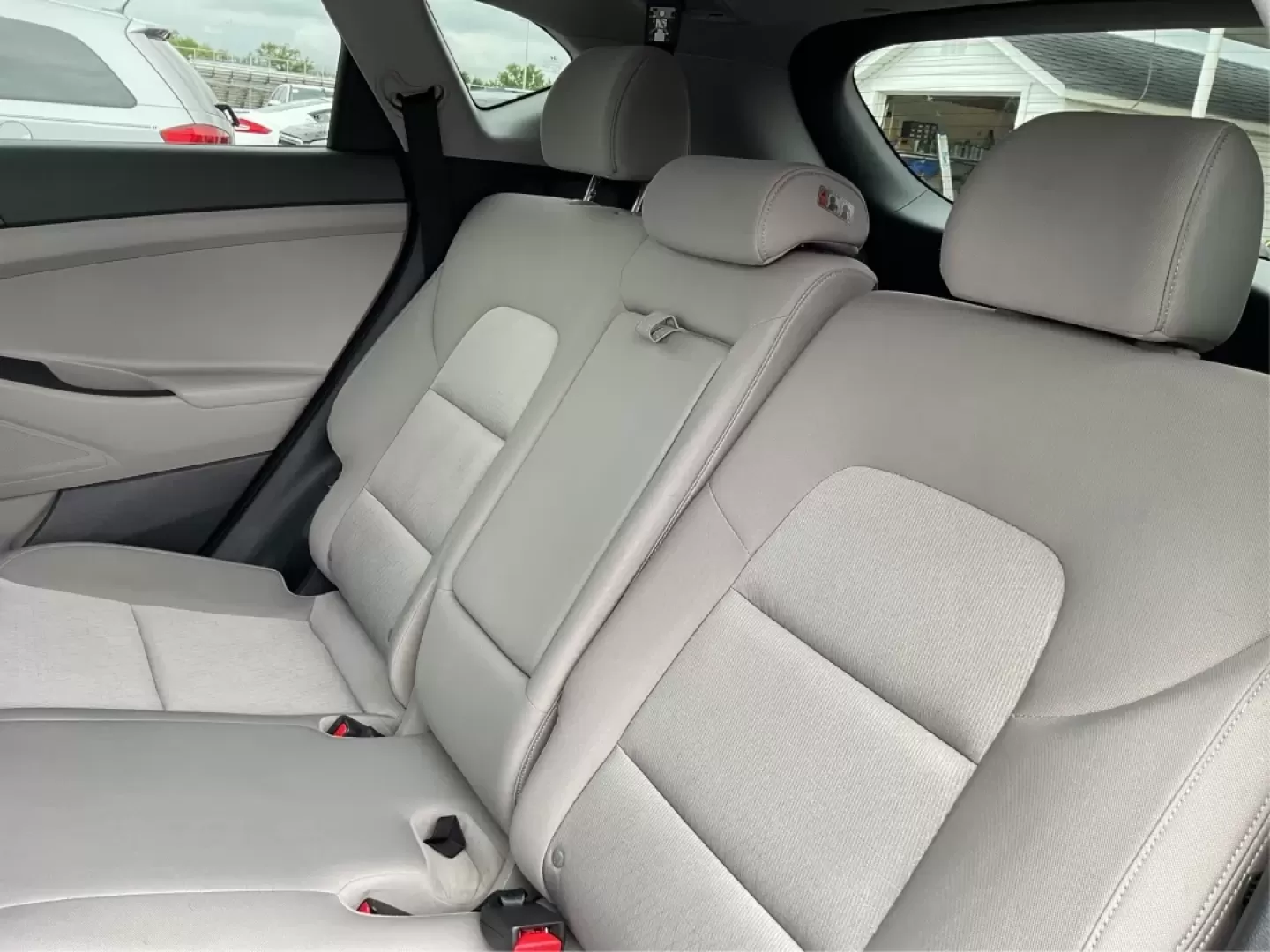 2016 Hyundai Tucson SE (KM8J3CA48GU) with an Nu 2L I-4 gasoline direct injection engine, located at 4508 South Dixie Dr, Moraine, OH, 45439, (937) 908-9800, 39.689976, -84.218452 - Are you ready to embrace a new lifestyle that combines adventure and daily practicality? Look no further than the 2016 Hyundai Tucson SE, available now at Advantage Car and Credit in Moraine, OH. Whether you're a growing family in search of a reliable SUV, a commuter requiring a dependable ride, or - Photo#10