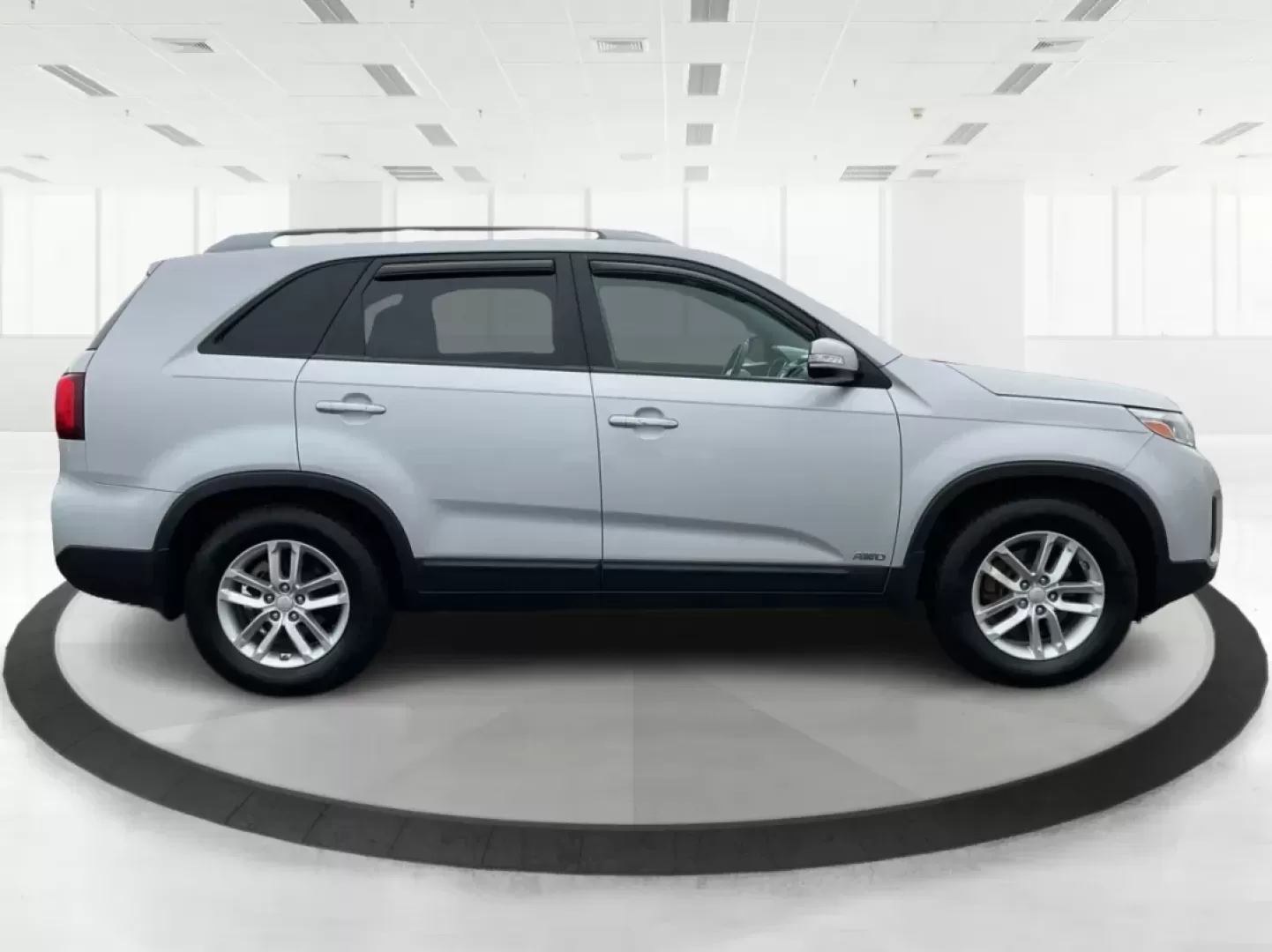 2014 Kia Sorento LX (5XYKTCA69EG) with an 2.4L I-4 gasoline direct injection engine, located at 4508 South Dixie Dr, Moraine, OH, 45439, (937) 908-9800, 39.689976, -84.218452 - Experience the freedom of adventure with the versatile 2014 Kia Sorento, available now at Advantage Car and Credit in Moraine, OH! This stylish utility SUV is not just a vehicle; it's the perfect companion for families, commuters, and weekend explorers alike. Whether you're navigating through the bu - Photo#1