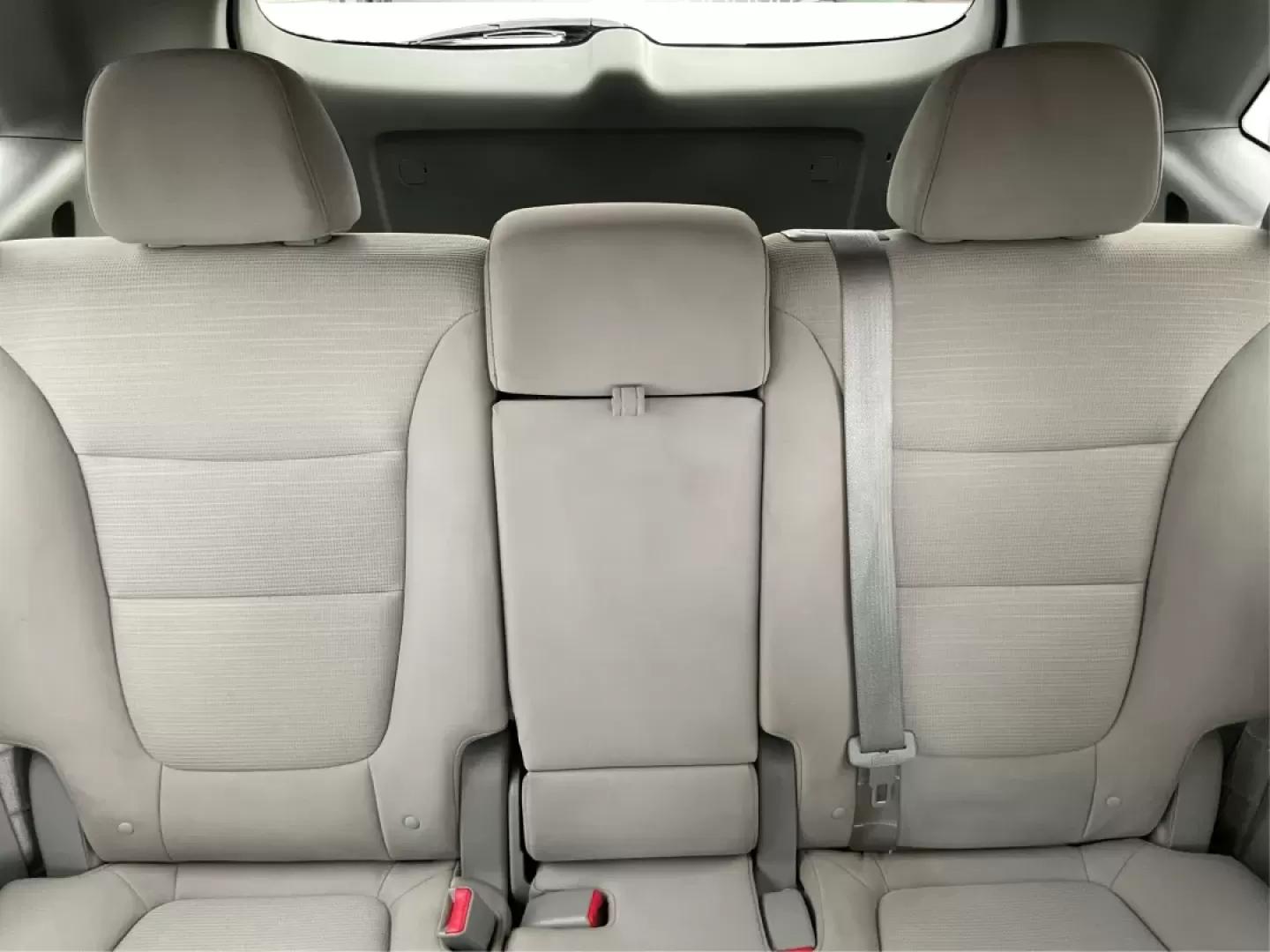 2014 Kia Sorento LX (5XYKTCA69EG) with an 2.4L I-4 gasoline direct injection engine, located at 4508 South Dixie Dr, Moraine, OH, 45439, (937) 908-9800, 39.689976, -84.218452 - Experience the freedom of adventure with the versatile 2014 Kia Sorento, available now at Advantage Car and Credit in Moraine, OH! This stylish utility SUV is not just a vehicle; it's the perfect companion for families, commuters, and weekend explorers alike. Whether you're navigating through the bu - Photo#14