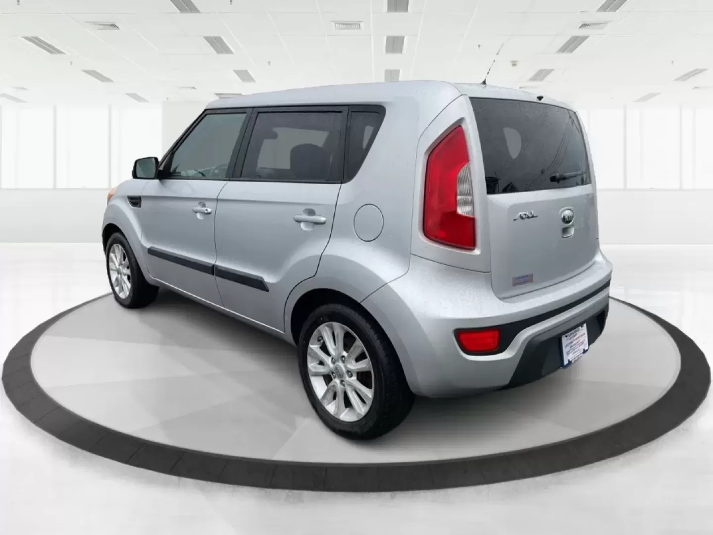 2013 Kia Soul + (KNDJT2A6XD7) with an 2.0L L4 DOHC 16V engine, Automatic transmission, located at 880 E. National Road, Vandalia, OH, 45377, (937) 908-9800, 39.891918, -84.183594 - **Elevate Your Everyday with the 2013 Kia Soul Perfect for the Modern Lifestyle!**<br /> <br /> Are you ready to embrace a vehicle that effortlessly fits into your busy life? The 2013 Kia Soul is your ideal companion, whether you're a growing family needing a reliable ride, a commuter seeking comfo - Photo#4