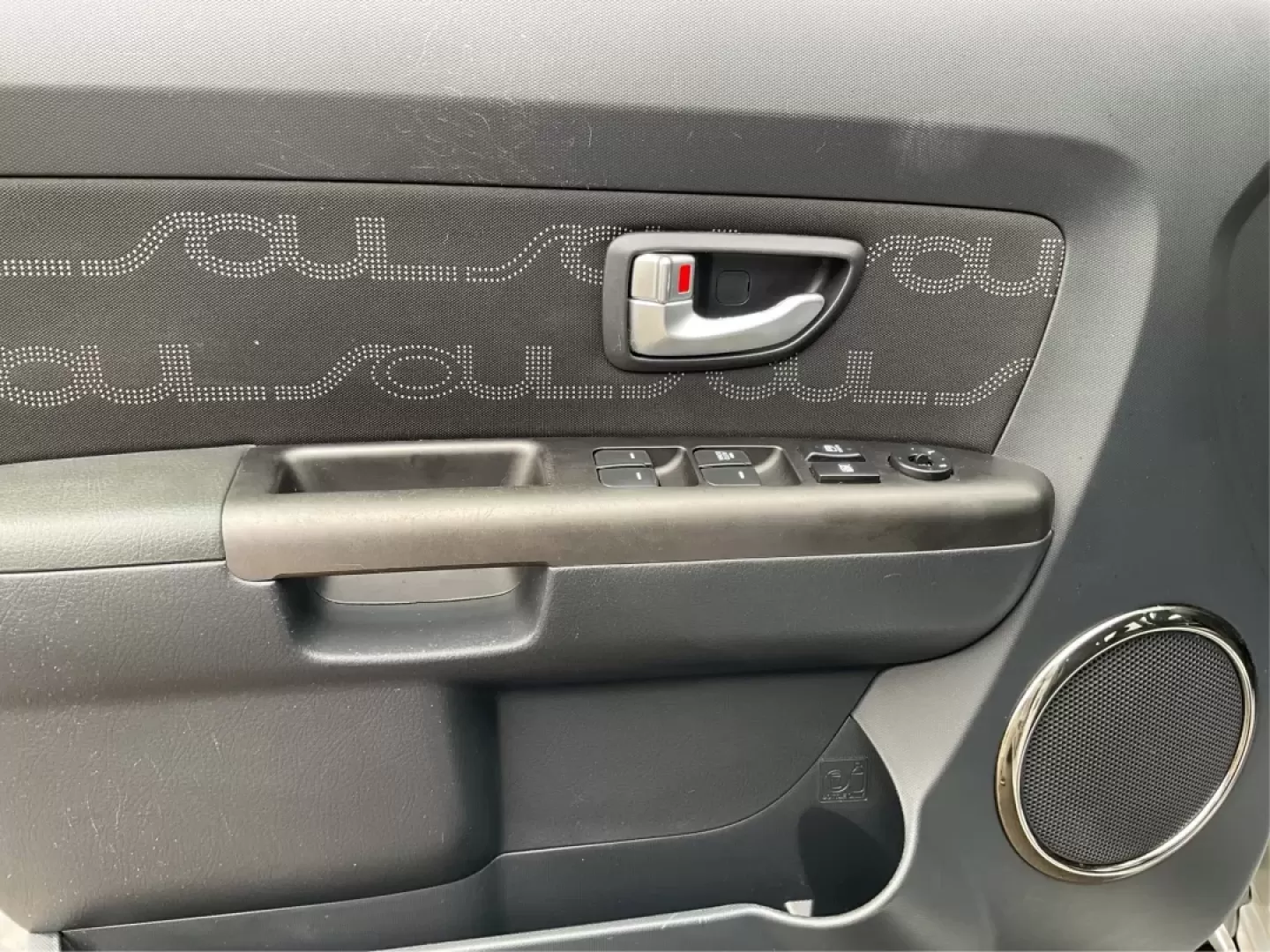 2013 Kia Soul + (KNDJT2A6XD7) with an 2.0L L4 DOHC 16V engine, Automatic transmission, located at 880 E. National Road, Vandalia, OH, 45377, (937) 908-9800, 39.891918, -84.183594 - **Elevate Your Everyday with the 2013 Kia Soul Perfect for the Modern Lifestyle!**<br /> <br /> Are you ready to embrace a vehicle that effortlessly fits into your busy life? The 2013 Kia Soul is your ideal companion, whether you're a growing family needing a reliable ride, a commuter seeking comfo - Photo#17