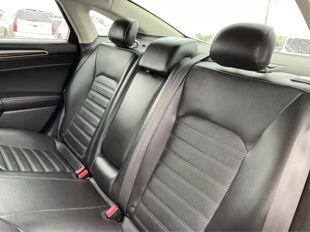 2014 Ford Fusion SE (3FA6P0HD2ER) with an Other engine, located at 4508 South Dixie Dr, Moraine, OH, 45439, (937) 908-9800, 39.689976, -84.218452 - **Discover Your Next Adventure with the 2014 Ford Fusion SE at Advantage Car and Credit - Moraine** <br /> <br /> Are you ready to elevate your daily commute or family road trips? The 2014 Ford Fusion SE is your gateway to a lifestyle brimming with comfort, technology, and reliability. Ideal for bu - Photo#10