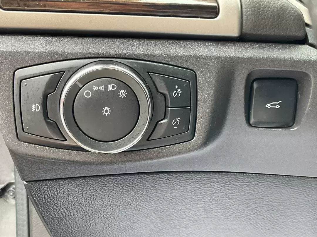 2014 Ford Fusion SE (3FA6P0HD2ER) with an Other engine, located at 4508 South Dixie Dr, Moraine, OH, 45439, (937) 908-9800, 39.689976, -84.218452 - **Discover Your Next Adventure with the 2014 Ford Fusion SE at Advantage Car and Credit - Moraine** <br /> <br /> Are you ready to elevate your daily commute or family road trips? The 2014 Ford Fusion SE is your gateway to a lifestyle brimming with comfort, technology, and reliability. Ideal for bu - Photo#17