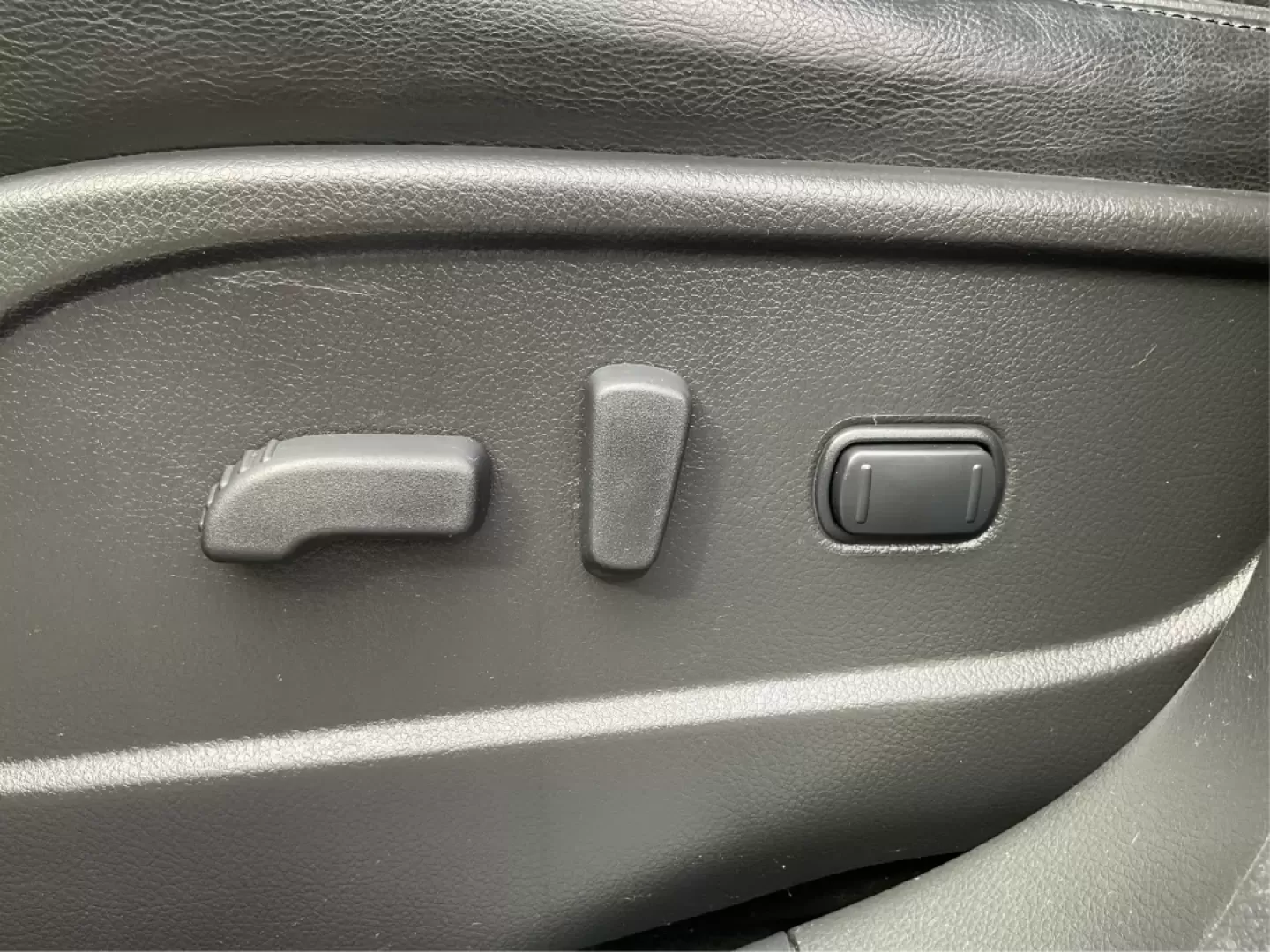 2014 Nissan Murano LE (JN8AZ1MW9EW) with an 3.5L V-6 DOHC engine, located at 8750 N County Rd 25A, Piqua, OH, 45356, (937) 908-9800, 40.164391, -84.232513 - **Elevate Your Driving Experience with the 2014 Nissan Murano LE Perfect for Family Adventures and Daily Commutes!**<br /> <br /> Are you searching for a vehicle that combines comfort, performance, and versatility? The 2014 Nissan Murano LE, available now at Advantage Car and Credit in Piqua, OH, i - Photo#17