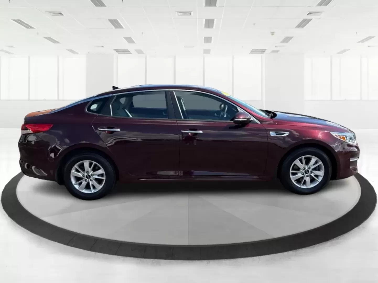 2016 Kia Optima LX (5XXGT4L38GG) with an Theta II 2.4L I-4 gasoline direct injection engine, located at 880 E. National Road, Vandalia, OH, 45377, (937) 908-9800, 39.891918, -84.183594 - **Drive Your Future with the 2016 Kia Optima LX Perfect for All Lifestyles!**<br /> <br /> Are you searching for the perfect vehicle to enhance your daily commute, weekend getaways, or even your family's adventures? Look no further than our stunning 2016 Kia Optima LX, available now at Advantage Ca - Photo#1
