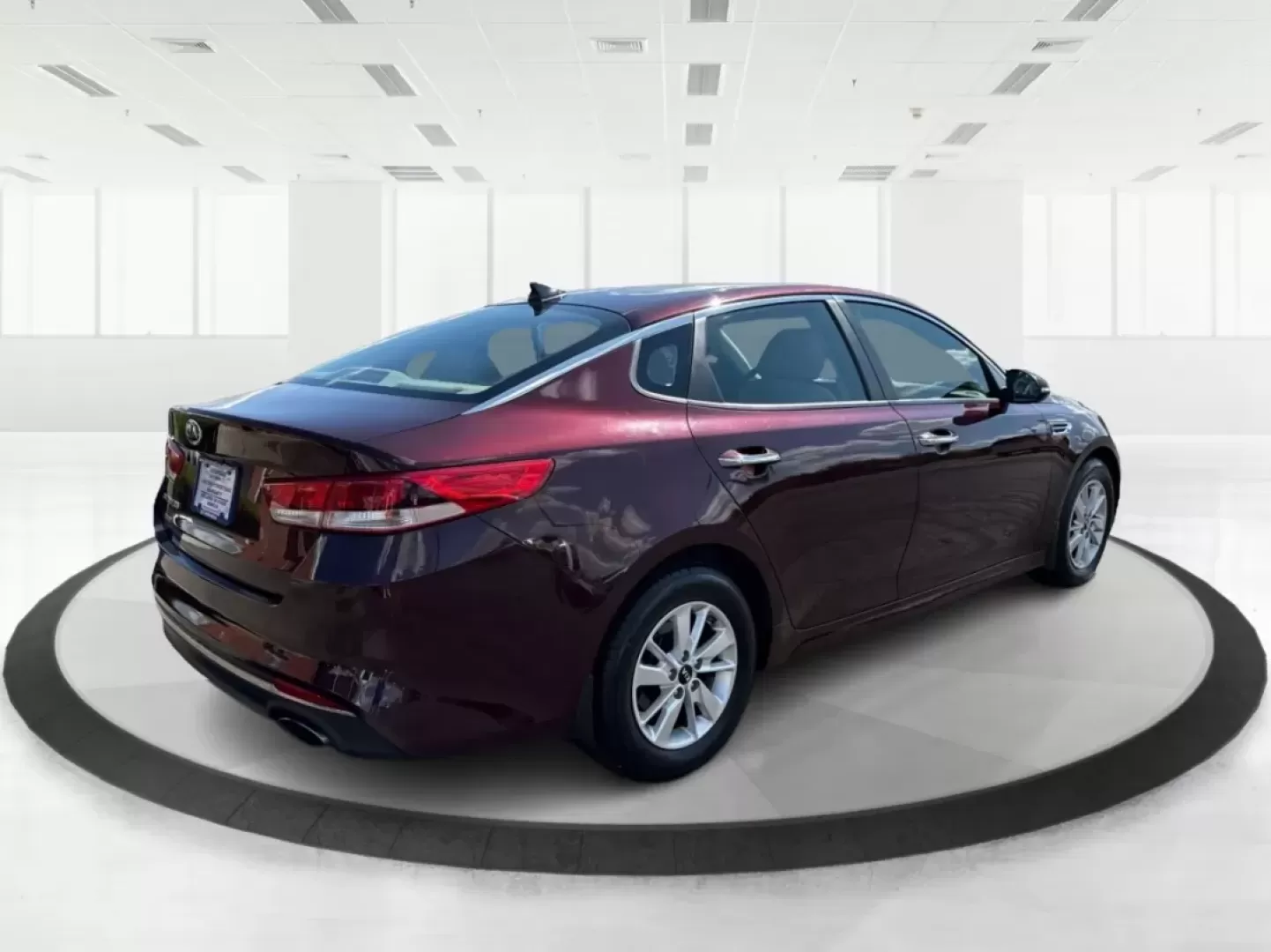 2016 Kia Optima LX (5XXGT4L38GG) with an Theta II 2.4L I-4 gasoline direct injection engine, located at 880 E. National Road, Vandalia, OH, 45377, (937) 908-9800, 39.891918, -84.183594 - **Drive Your Future with the 2016 Kia Optima LX Perfect for All Lifestyles!**<br /> <br /> Are you searching for the perfect vehicle to enhance your daily commute, weekend getaways, or even your family's adventures? Look no further than our stunning 2016 Kia Optima LX, available now at Advantage Ca - Photo#2