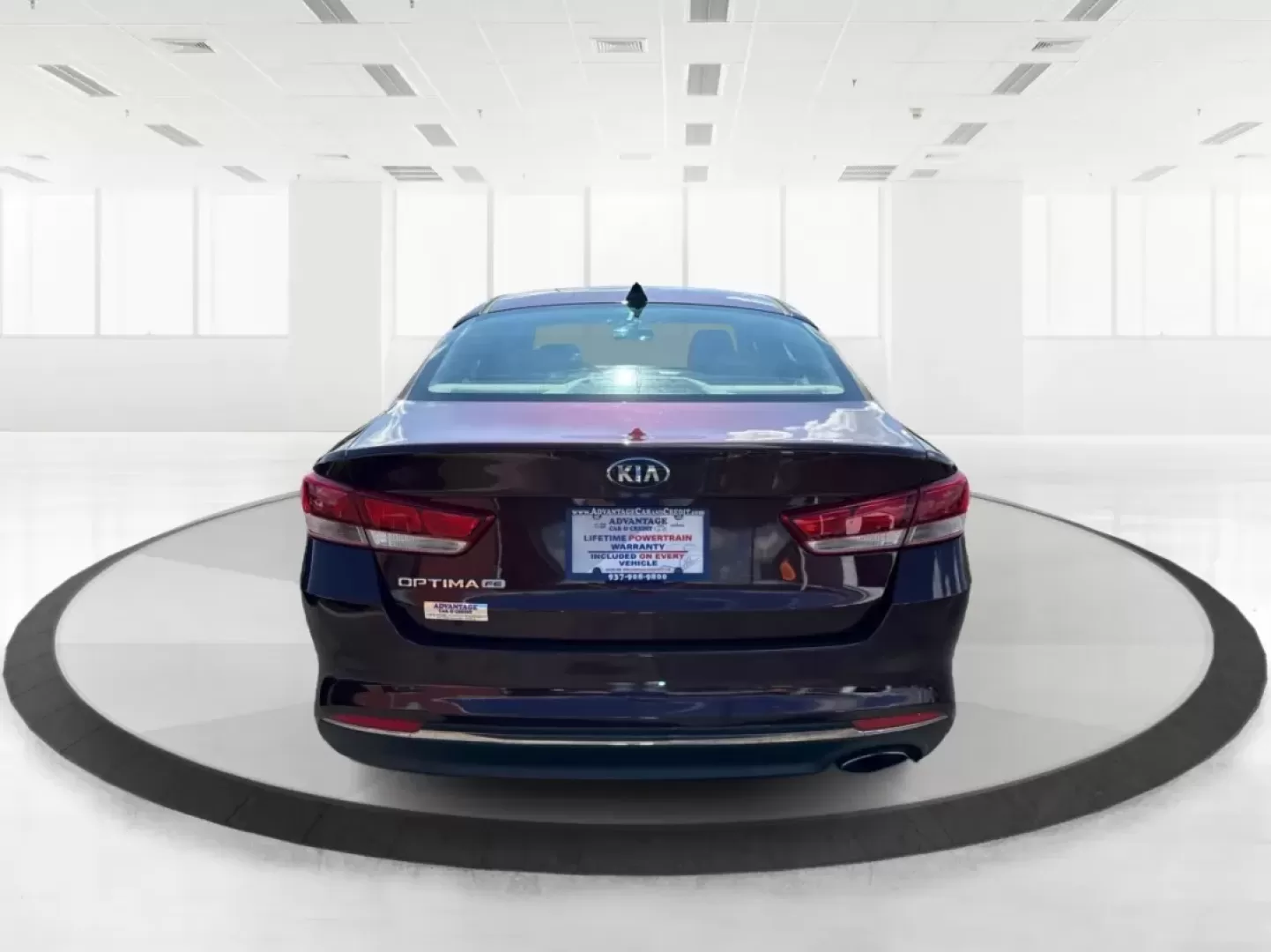 2016 Kia Optima LX (5XXGT4L38GG) with an Theta II 2.4L I-4 gasoline direct injection engine, located at 880 E. National Road, Vandalia, OH, 45377, (937) 908-9800, 39.891918, -84.183594 - **Drive Your Future with the 2016 Kia Optima LX Perfect for All Lifestyles!**<br /> <br /> Are you searching for the perfect vehicle to enhance your daily commute, weekend getaways, or even your family's adventures? Look no further than our stunning 2016 Kia Optima LX, available now at Advantage Ca - Photo#3