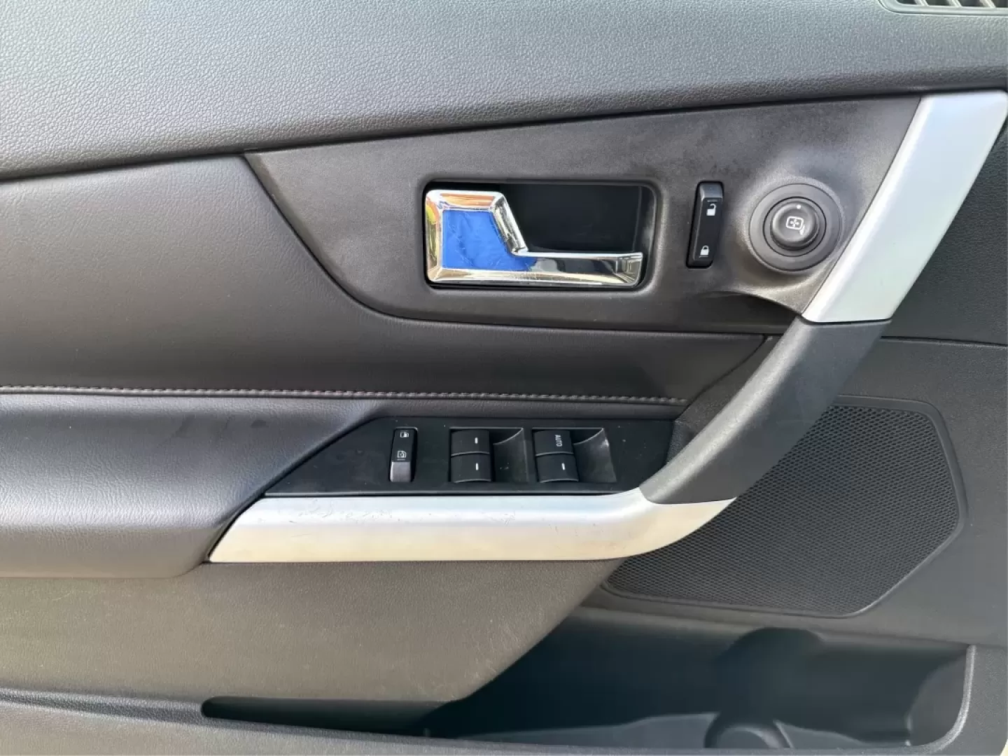 2013 Ford Edge SEL (2FMDK3JC0DB) with an Other engine, located at 4508 South Dixie Dr, Moraine, OH, 45439, (937) 908-9800, 39.689976, -84.218452 - **Discover Adventure in the 2013 Ford Edge SEL SUV at Advantage Car and Credit - Moraine!**<br /> <br /> Are you ready to embrace a lifestyle filled with adventure, comfort, and reliability? Look no further than this stunning **2013 Ford Edge SEL** SUV! With its spacious interior and robust features - Photo#19