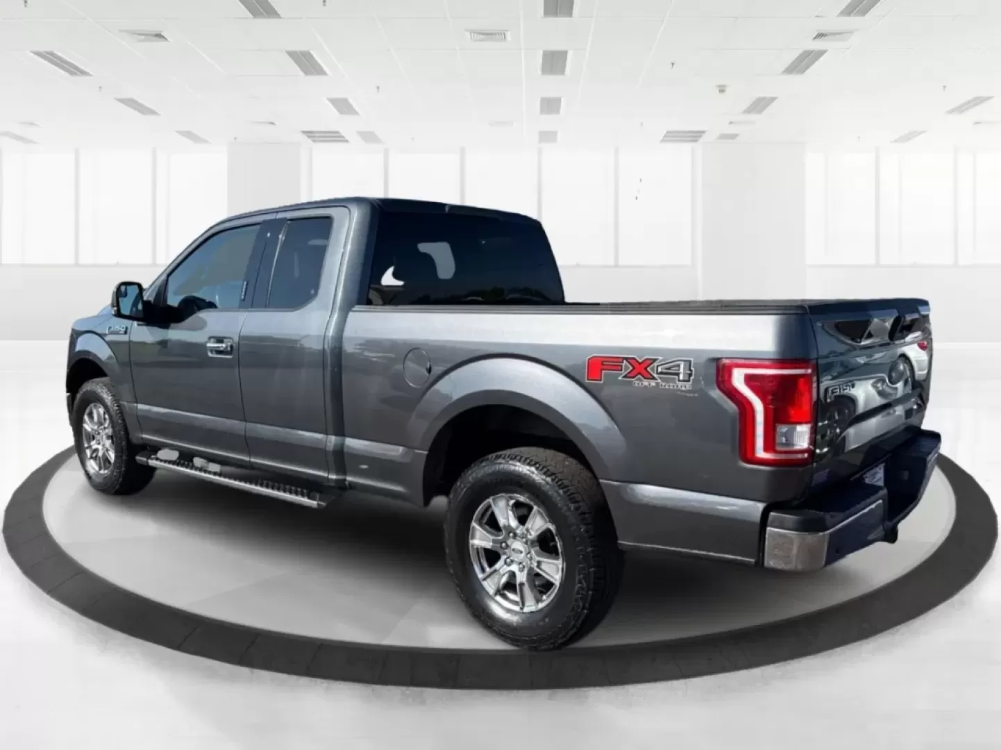 2017 Ford F-150 XLT (1FTFX1EF2HF) with an 5L V-8 DOHC engine, located at 401 Woodman Dr, Riverside, OH, 45431, (937) 908-9800, 39.760899, -84.123421 - **Unleash Your Adventures with This 2017 Ford F-150 XLT from Advantage Car and Credit - Troy!** <br /> <br /> Are you in search of a reliable truck that fits your adventurous lifestyle while also providing the comfort and technology you crave? Look no further than this stunning 2017 Ford F-150 XLT, - Photo#4