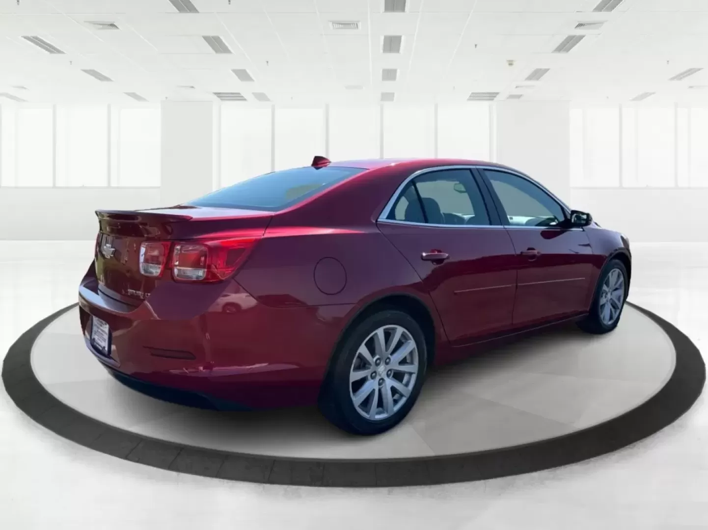 2014 Chevrolet Malibu 2LT (1G11E5SL4EF) with an 2.5L L4 DOHC 16V engine, 6-Speed Automatic transmission, located at 401 Woodman Dr, Riverside, OH, 45431, (937) 908-9800, 39.760899, -84.123421 - **Drive in Style: The 2014 Chevrolet Malibu 2LT Awaits You!** <br /> <br /> Are you ready to elevate your daily commute or embark on unforgettable weekend road trips? The 2014 Chevrolet Malibu 2LT is the ultimate sedan designed for budget-conscious buyers and anyone seeking a reliable vehicle that d - Photo#2