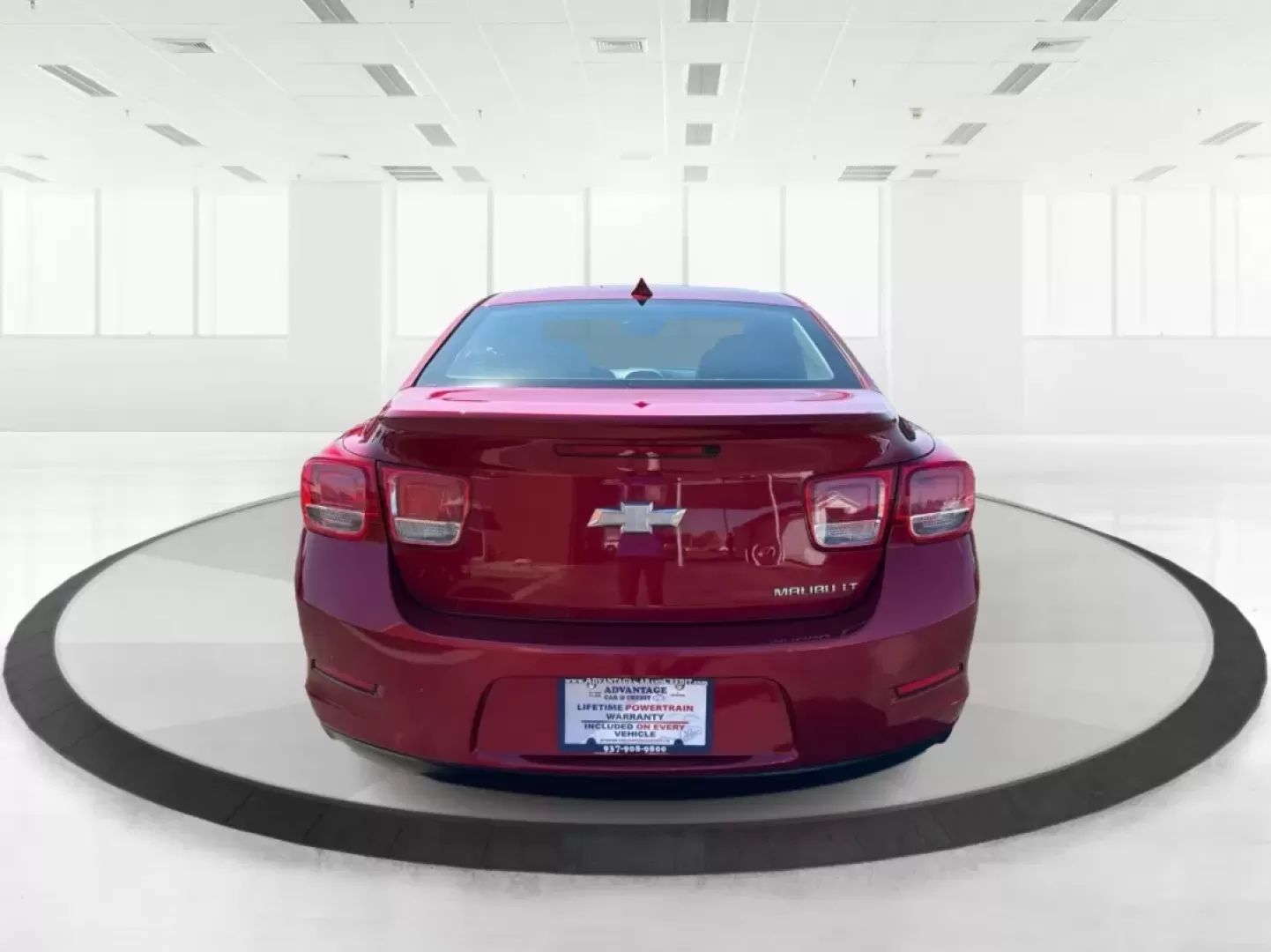 2014 Chevrolet Malibu 2LT (1G11E5SL4EF) with an 2.5L L4 DOHC 16V engine, 6-Speed Automatic transmission, located at 401 Woodman Dr, Riverside, OH, 45431, (937) 908-9800, 39.760899, -84.123421 - **Drive in Style: The 2014 Chevrolet Malibu 2LT Awaits You!** <br /> <br /> Are you ready to elevate your daily commute or embark on unforgettable weekend road trips? The 2014 Chevrolet Malibu 2LT is the ultimate sedan designed for budget-conscious buyers and anyone seeking a reliable vehicle that d - Photo#3