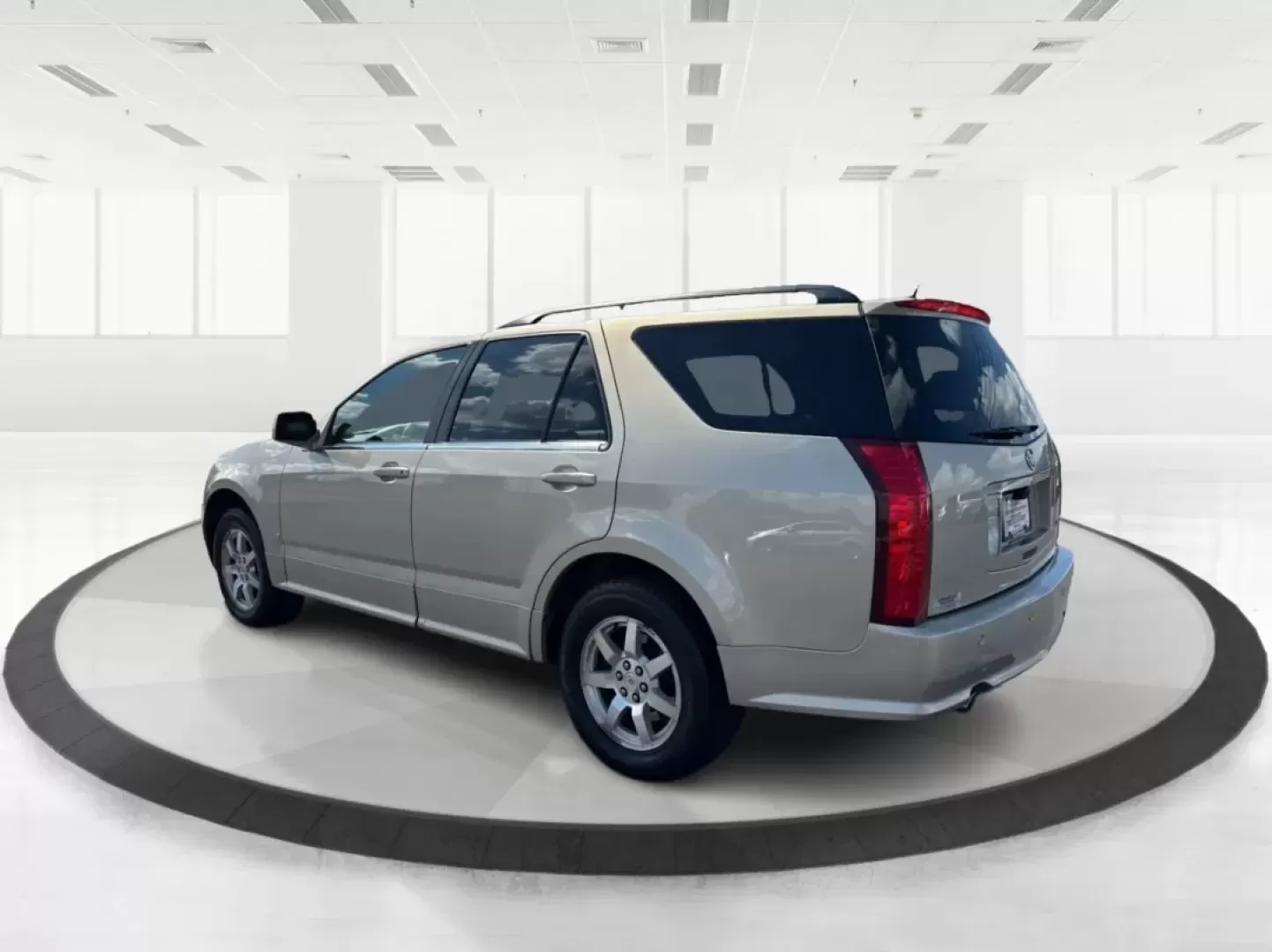 2008 Cadillac SRX V6 (1GYEE437X80) with an 3.6L V-6 DOHC engine, located at 1230 East Main St, Xenia, OH, 45385, (937) 908-9800, 39.688026, -83.910172 - **Discover Luxury and Versatility with the 2008 Cadillac SRX at Advantage Car and Credit Xenia**<br /> <br /> Are you looking for a vehicle that seamlessly blends luxury with practicality? The 2008 Cadillac SRX is the perfect companion for those who desire a comfortable ride for their family, want - Photo#4