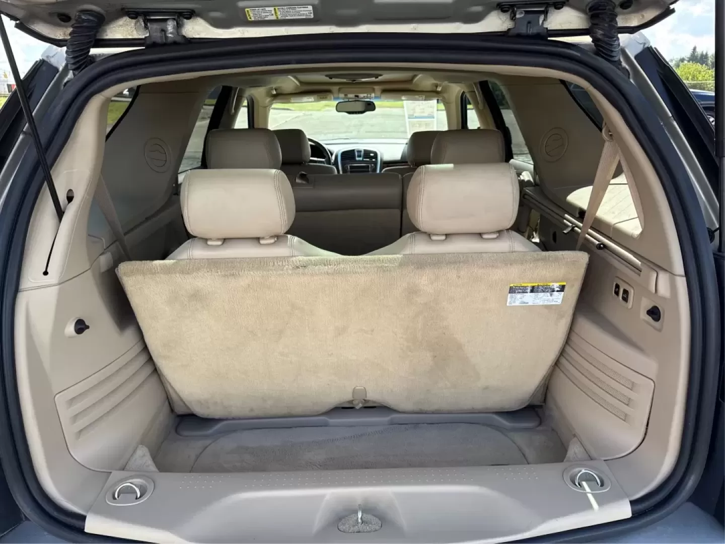 2008 Cadillac SRX V6 (1GYEE437X80) with an 3.6L V-6 DOHC engine, located at 1230 East Main St, Xenia, OH, 45385, (937) 908-9800, 39.688026, -83.910172 - **Discover Luxury and Versatility with the 2008 Cadillac SRX at Advantage Car and Credit Xenia**<br /> <br /> Are you looking for a vehicle that seamlessly blends luxury with practicality? The 2008 Cadillac SRX is the perfect companion for those who desire a comfortable ride for their family, want - Photo#12