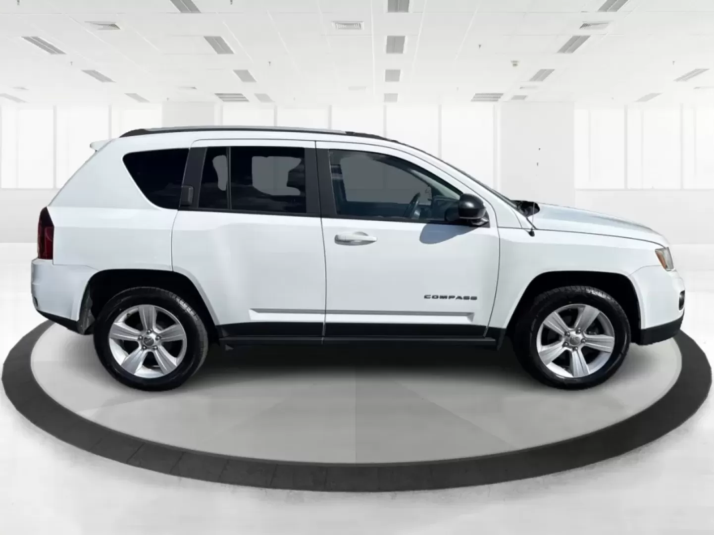 2016 Jeep Compass Sport (1C4NJCBA6GD) with an Other engine, located at 880 E. National Road, Vandalia, OH, 45377, (937) 908-9800, 39.891918, -84.183594 - **Adventure Awaits: Discover the 2016 Jeep Compass Sport at Advantage Car and Credit!**<br /> <br /> Are you ready to embrace the open road and tackle weekend adventures? Look no further than the 2016 Jeep Compass Sport, a versatile SUV that fits seamlessly into your active lifestyle. Whether you're - Photo#1