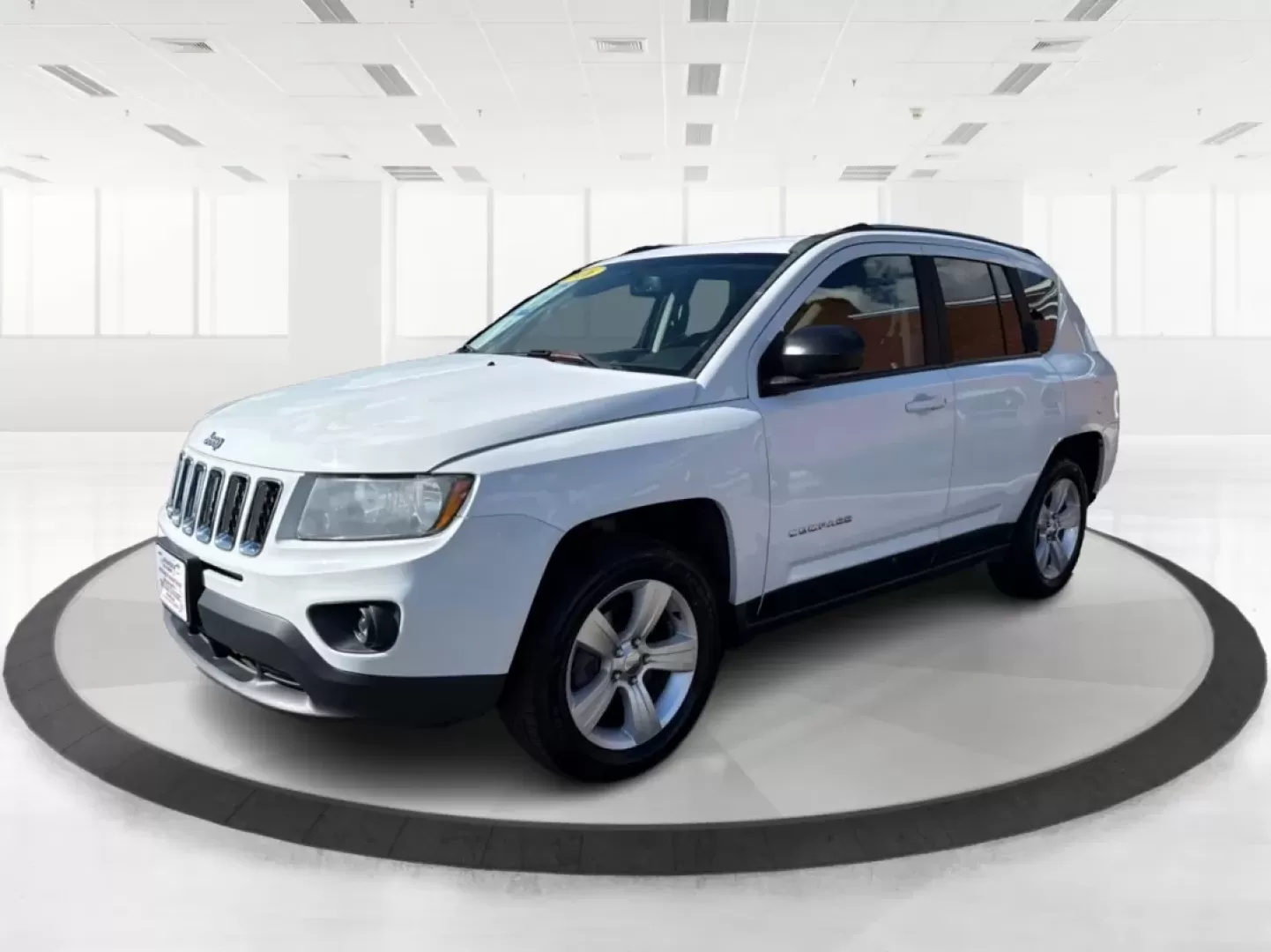 2016 Jeep Compass Sport (1C4NJCBA6GD) with an Other engine, located at 880 E. National Road, Vandalia, OH, 45377, (937) 908-9800, 39.891918, -84.183594 - **Adventure Awaits: Discover the 2016 Jeep Compass Sport at Advantage Car and Credit!**<br /> <br /> Are you ready to embrace the open road and tackle weekend adventures? Look no further than the 2016 Jeep Compass Sport, a versatile SUV that fits seamlessly into your active lifestyle. Whether you're - Photo#8
