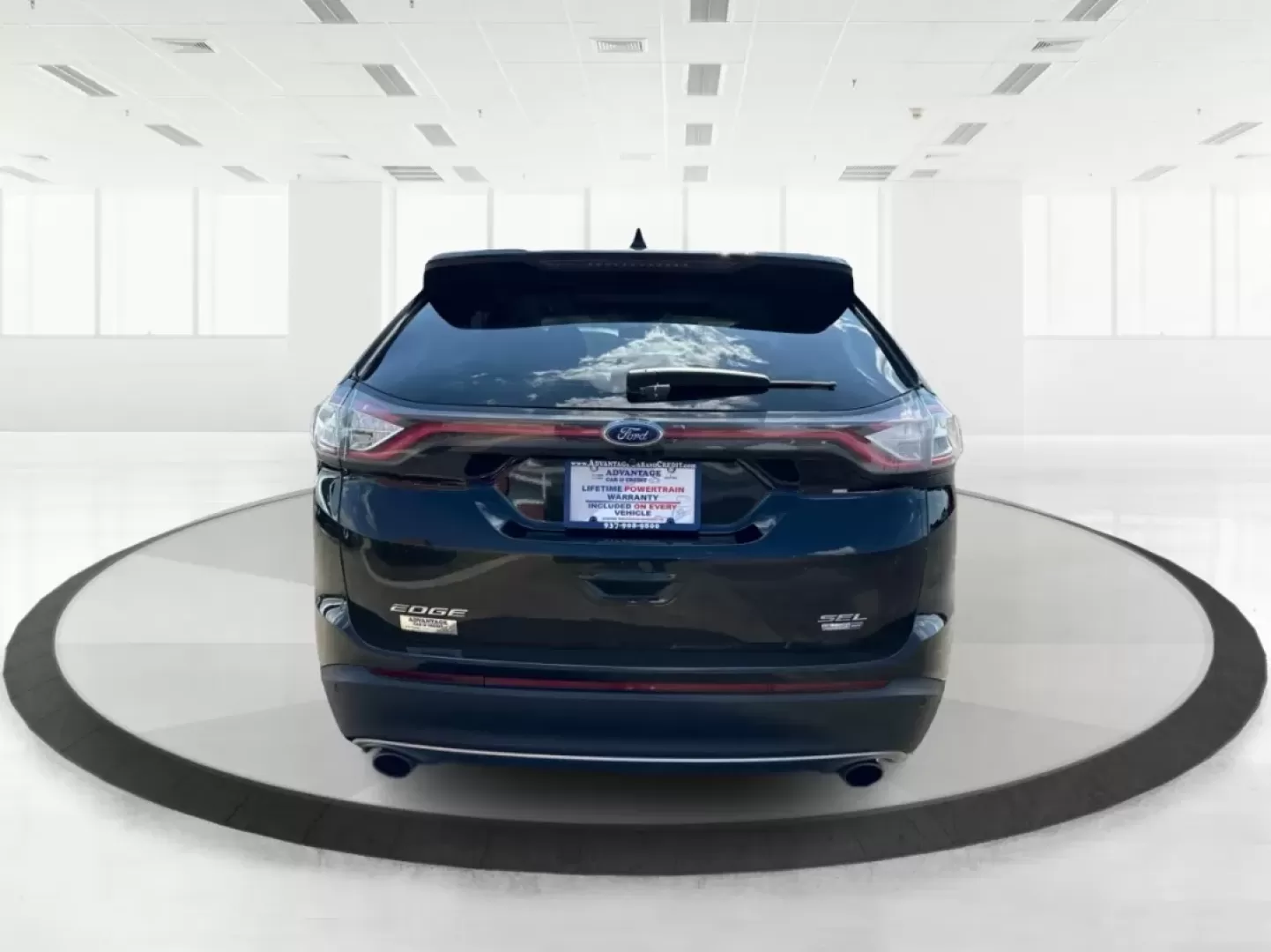 2017 Ford Edge SEL (2FMPK4J9XHB) with an Other engine, located at 880 E. National Road, Vandalia, OH, 45377, (937) 908-9800, 39.891918, -84.183594 - **Discover Your Next Adventure with the 2017 Ford Edge SEL at Advantage Car and Credit!**<br /> <br /> Are you ready to elevate your driving experience? The 2017 Ford Edge SEL is not just a vehicle; it's a lifestyle choice that caters to your every need-whether you're a busy professional looking for - Photo#3