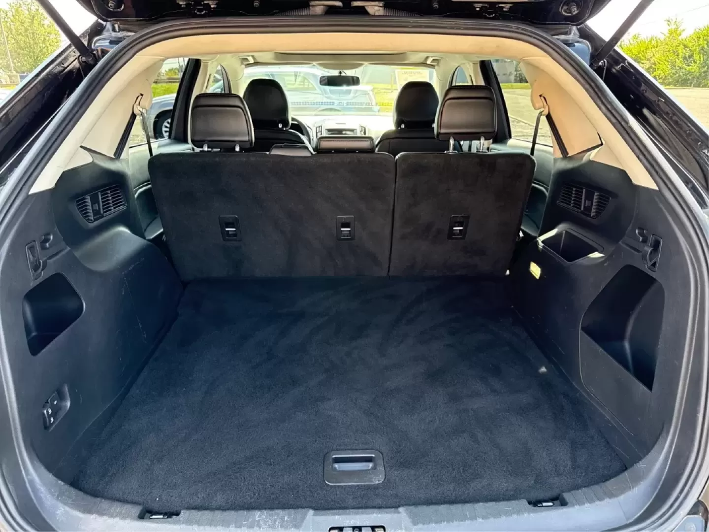 2017 Ford Edge SEL (2FMPK4J9XHB) with an Other engine, located at 880 E. National Road, Vandalia, OH, 45377, (937) 908-9800, 39.891918, -84.183594 - **Discover Your Next Adventure with the 2017 Ford Edge SEL at Advantage Car and Credit!**<br /> <br /> Are you ready to elevate your driving experience? The 2017 Ford Edge SEL is not just a vehicle; it's a lifestyle choice that caters to your every need-whether you're a busy professional looking for - Photo#12