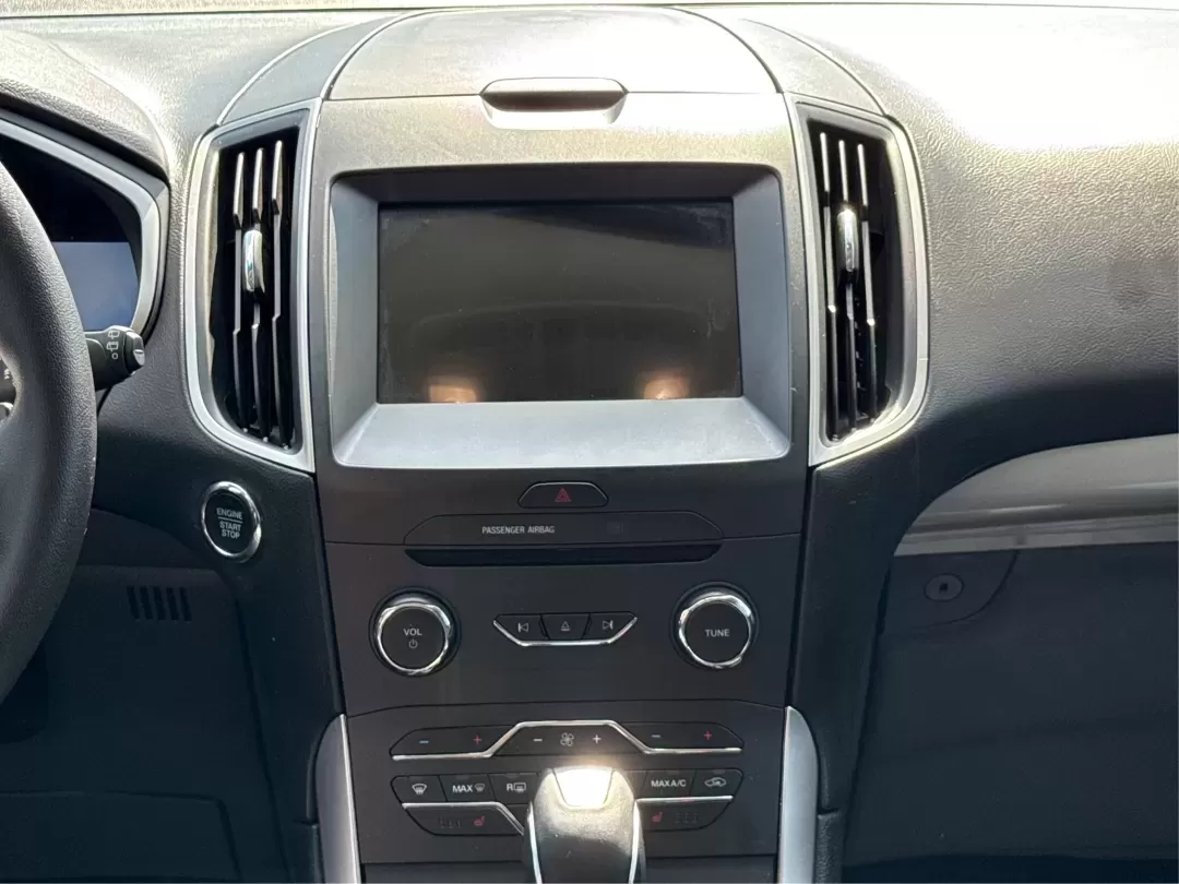 2017 Ford Edge SEL (2FMPK4J9XHB) with an 2.0L L4 DOHC 16V engine, 6A transmission, located at 1099 N County Rd 25A , Troy, OH, 45373, (937) 908-9800, 40.057079, -84.212883 - **Discover Your Next Adventure with the 2017 Ford Edge SEL at Advantage Car and Credit!**<br /> <br /> Are you ready to elevate your driving experience? The 2017 Ford Edge SEL is not just a vehicle; it's a lifestyle choice that caters to your every need-whether you're a busy professional looking for - Photo#13