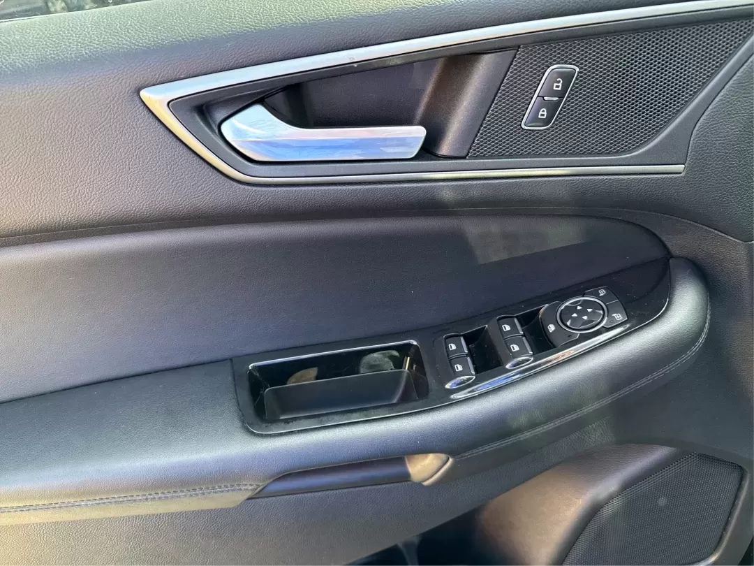 2017 Ford Edge SEL (2FMPK4J9XHB) with an 2.0L L4 DOHC 16V engine, 6A transmission, located at 1099 N County Rd 25A , Troy, OH, 45373, (937) 908-9800, 40.057079, -84.212883 - **Discover Your Next Adventure with the 2017 Ford Edge SEL at Advantage Car and Credit!**<br /> <br /> Are you ready to elevate your driving experience? The 2017 Ford Edge SEL is not just a vehicle; it's a lifestyle choice that caters to your every need-whether you're a busy professional looking for - Photo#19