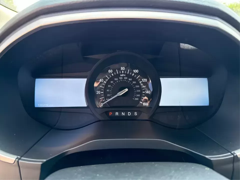 2017 Ford Edge SEL (2FMPK4J9XHB) with an 2.0L L4 DOHC 16V engine, 6A transmission, located at 4508 South Dixie Dr, Moraine, OH, 45439, (937) 908-9800, 39.689976, -84.218452 - **Discover Your Next Adventure with the 2017 Ford Edge SEL at Advantage Car and Credit!**<br /> <br /> Are you ready to elevate your driving experience? The 2017 Ford Edge SEL is not just a vehicle; it's a lifestyle choice that caters to your every need-whether you're a busy professional looking for - Photo#15