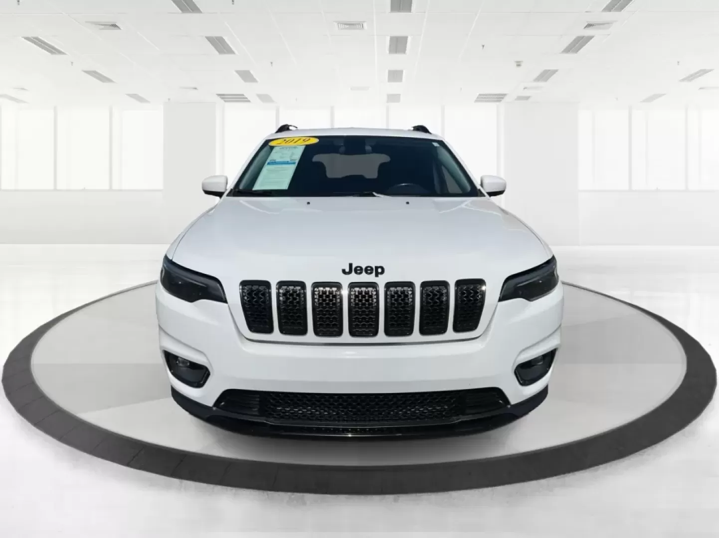 2019 Jeep Cherokee Altitude 4x4 (1C4PJMLB8KD) with an Other engine, located at 1184 Kauffman Ave, Fairborn, OH, 45324, (937) 908-9800, 39.807072, -84.030914 - Experience the perfect blend of adventure and comfort with the 2019 Jeep Cherokee Altitude 4x4, now available at Advantage Car and Credit - Fairborn. Located at 1184 Kauffman Ave, Fairborn, OH 45324, our **Buy Here Pay Here dealership** is dedicated to helping drivers from Fairborn and surrounding a - Photo#5