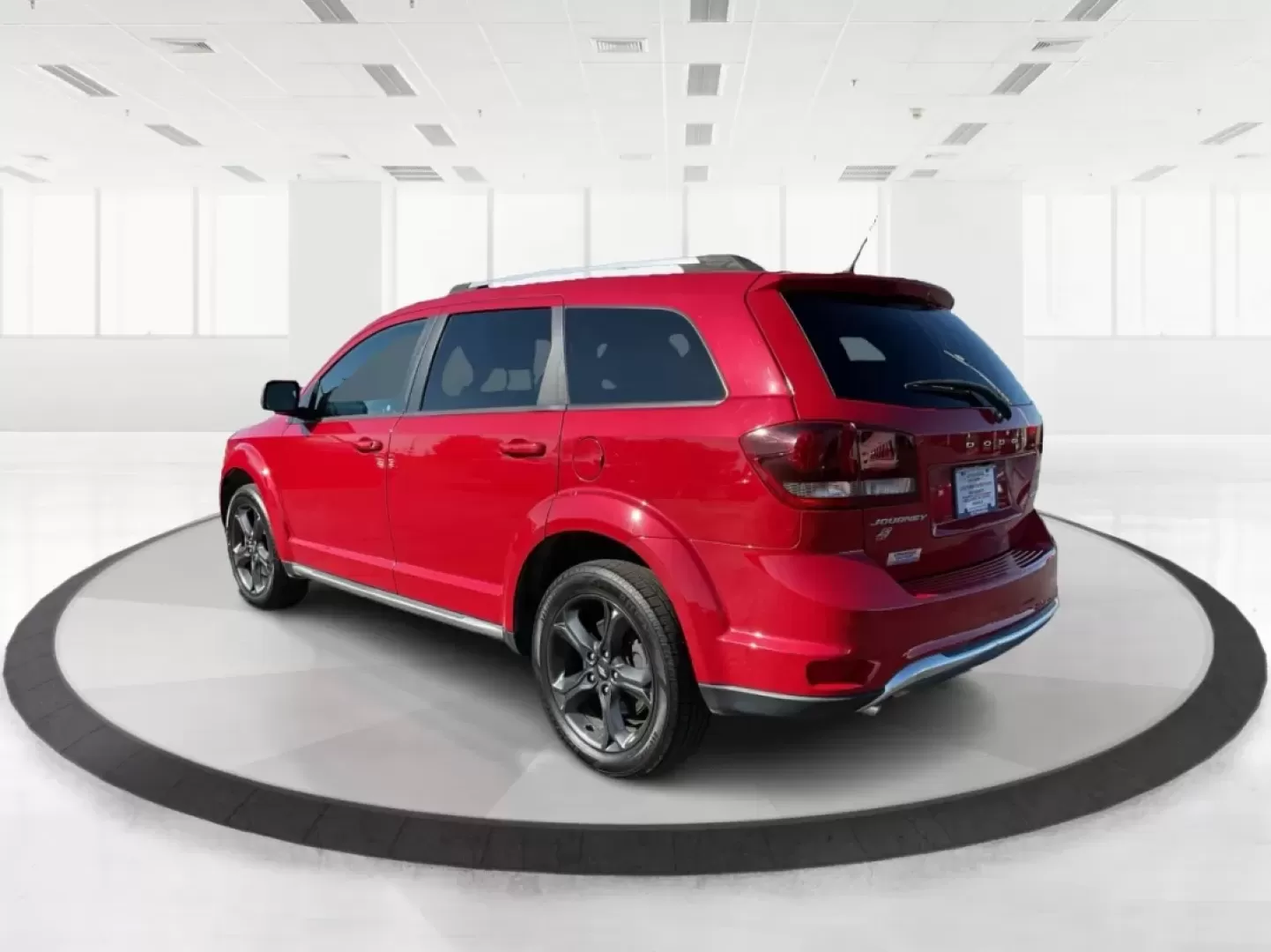 2018 Dodge Journey Crossroad AWD (3C4PDDGG1JT) with an Pentastar 3.6L V-6 DOHC engine, located at 8750 N County Rd 25A, Piqua, OH, 45356, (937) 908-9800, 40.164391, -84.232513 - **Explore Adventure with the 2018 Dodge Journey Crossroad AWD at Advantage Car and Credit - Piqua!**<br /> <br /> Are you ready to enhance your family's adventures or commute in style? Look no further! The 2018 Dodge Journey Crossroad AWD is your perfect companion for weekend getaways, school runs, - Photo#3