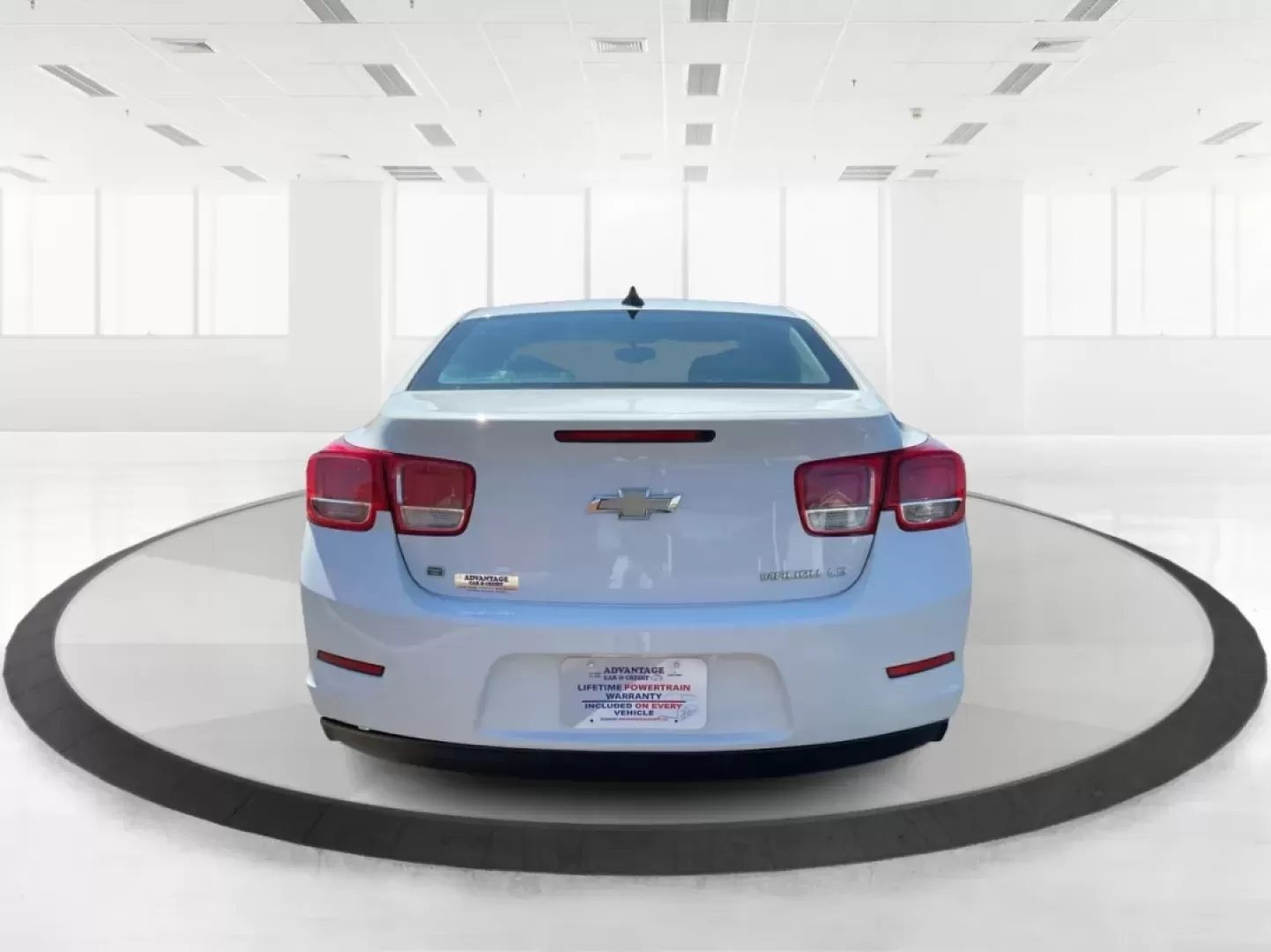 2015 Chevrolet Malibu 1FL (1G11A5SL9FU) with an ECOTEC 2.5L I-4 gasoline direct injection engine, located at 1099 N County Rd 25A , Troy, OH, 45373, (937) 908-9800, 40.057079, -84.212883 - **Discover Your Next Adventure with the 2015 Chevrolet Malibu at Advantage Car and Credit - Troy!**<br /> <br /> Are you in search of a reliable sedan that seamlessly combines style, comfort, and performance for your daily commute? Look no further! The 2015 Chevrolet Malibu 1FL is the perfect vehicl - Photo#3