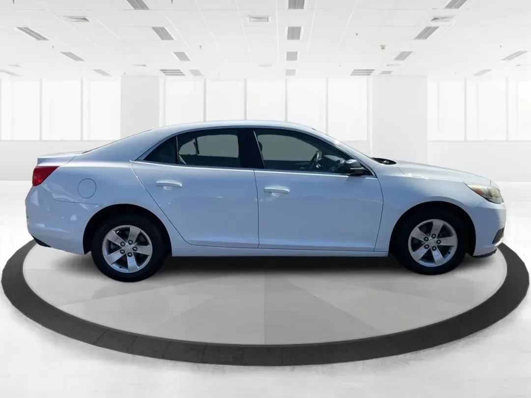 2015 Chevrolet Malibu 1FL (1G11A5SL9FU) with an ECOTEC 2.5L I-4 gasoline direct injection engine, located at 8750 N County Rd 25A, Piqua, OH, 45356, (937) 908-9800, 40.164391, -84.232513 - **Discover Your Next Adventure with the 2015 Chevrolet Malibu at Advantage Car and Credit - Troy!**<br /> <br /> Are you in search of a reliable sedan that seamlessly combines style, comfort, and performance for your daily commute? Look no further! The 2015 Chevrolet Malibu 1FL is the perfect vehicl - Photo#1