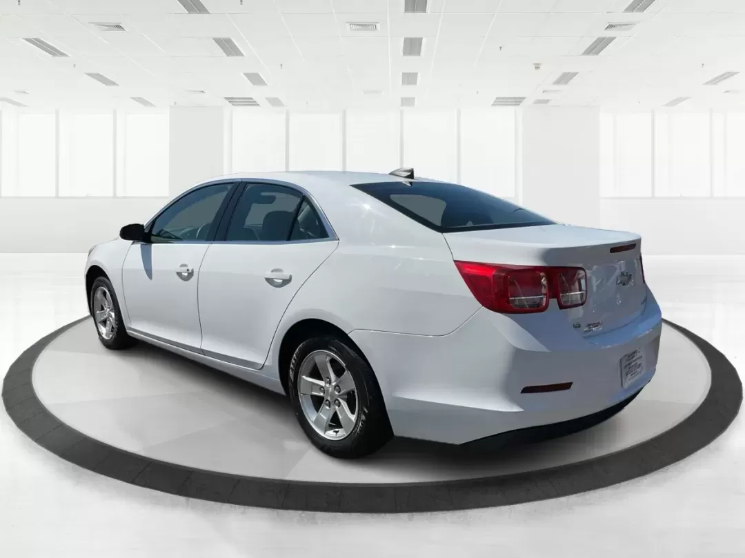 2015 Chevrolet Malibu 1FL (1G11A5SL9FU) with an ECOTEC 2.5L I-4 gasoline direct injection engine, located at 8750 N County Rd 25A, Piqua, OH, 45356, (937) 908-9800, 40.164391, -84.232513 - **Discover Your Next Adventure with the 2015 Chevrolet Malibu at Advantage Car and Credit - Troy!**<br /> <br /> Are you in search of a reliable sedan that seamlessly combines style, comfort, and performance for your daily commute? Look no further! The 2015 Chevrolet Malibu 1FL is the perfect vehicl - Photo#4