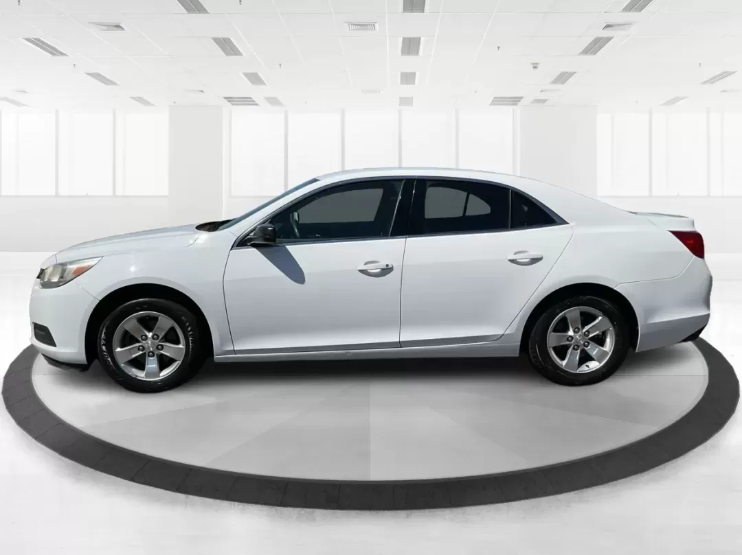 2015 Chevrolet Malibu 1FL (1G11A5SL9FU) with an ECOTEC 2.5L I-4 gasoline direct injection engine, located at 8750 N County Rd 25A, Piqua, OH, 45356, (937) 908-9800, 40.164391, -84.232513 - **Discover Your Next Adventure with the 2015 Chevrolet Malibu at Advantage Car and Credit - Troy!**<br /> <br /> Are you in search of a reliable sedan that seamlessly combines style, comfort, and performance for your daily commute? Look no further! The 2015 Chevrolet Malibu 1FL is the perfect vehicl - Photo#5