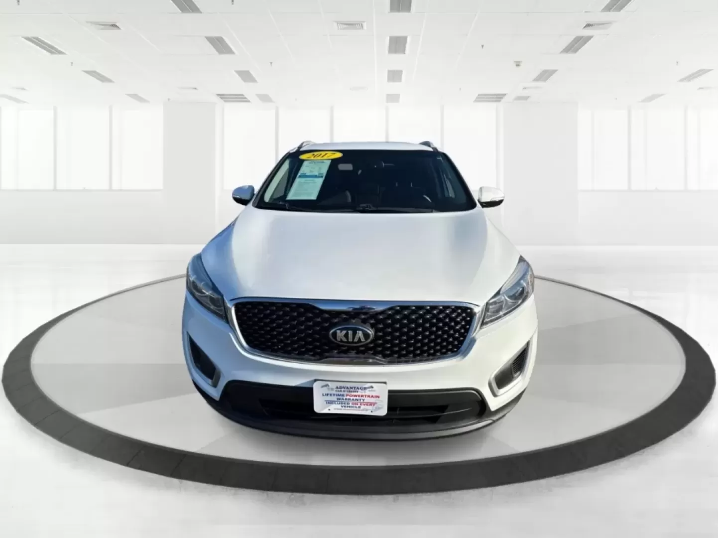 2017 Kia Sorento 2.4L LX (5XYPG4A34HG) with an 2.4L I-4 gasoline direct injection engine, located at 1099 N County Rd 25A , Troy, OH, 45373, (937) 908-9800, 40.057079, -84.212883 - ### Experience Adventure with the 2017 Kia Sorento at Advantage Car and Credit - Troy<br /> <br /> If you're seeking a vehicle that can handle both daily commutes and weekend getaways, look no further than the 2017 Kia Sorento! This versatile SUV combines style, comfort, and functionality, making it - Photo#7