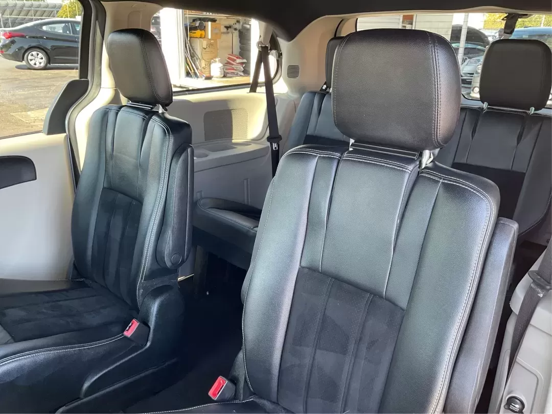 2017 Dodge Grand Caravan SXT (2C4RDGCG5HR) with an Pentastar 3.6L V-6 DOHC engine, located at 1184 Kauffman Ave, Fairborn, OH, 45324, (937) 908-9800, 39.807072, -84.030914 - **Adventure Awaits with the 2017 Dodge Grand Caravan SXT in Fairborn, OH!**<br /> <br /> Are you looking for the perfect vehicle to accommodate your growing family or to embark on weekend adventures? Look no further! The 2017 Dodge Grand Caravan SXT is designed for those who prioritize space, comfor - Photo#10