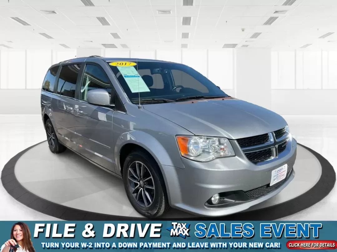 2017 Dodge Grand Caravan SXT (2C4RDGCG5HR) with an Pentastar 3.6L V-6 DOHC engine, located at 1230 East Main St, Xenia, OH, 45385, (937) 908-9800, 39.688026, -83.910172 - **Adventure Awaits with the 2017 Dodge Grand Caravan SXT in Fairborn, OH!**<br /> <br /> Are you looking for the perfect vehicle to accommodate your growing family or to embark on weekend adventures? Look no further! The 2017 Dodge Grand Caravan SXT is designed for those who prioritize space, comfor - Photo#0
