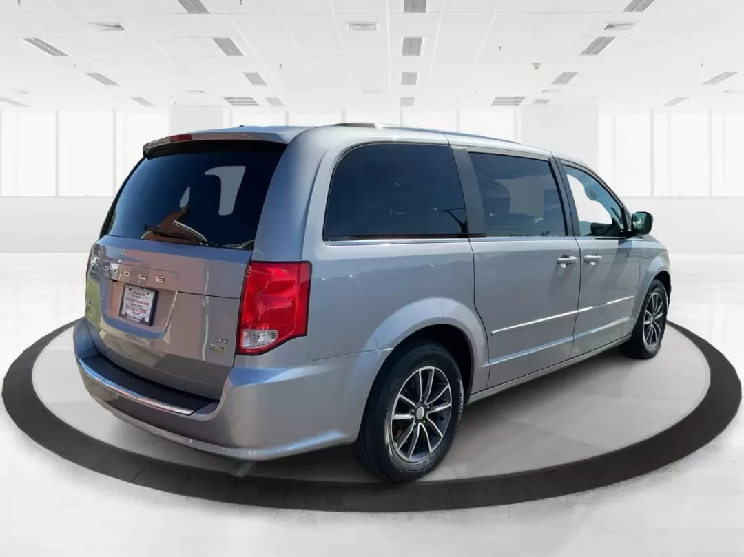 2017 Dodge Grand Caravan SXT (2C4RDGCG5HR) with an Pentastar 3.6L V-6 DOHC engine, located at 1230 East Main St, Xenia, OH, 45385, (937) 908-9800, 39.688026, -83.910172 - **Adventure Awaits with the 2017 Dodge Grand Caravan SXT in Fairborn, OH!**<br /> <br /> Are you looking for the perfect vehicle to accommodate your growing family or to embark on weekend adventures? Look no further! The 2017 Dodge Grand Caravan SXT is designed for those who prioritize space, comfor - Photo#2