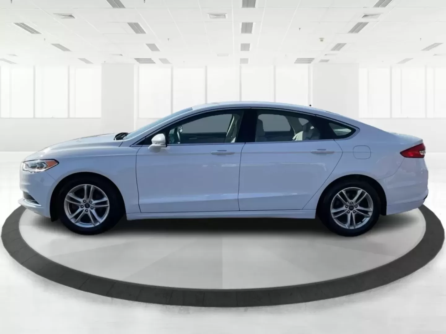 2018 Ford Fusion SE (3FA6P0HD4JR) with an Other engine, located at 8750 N County Rd 25A, Piqua, OH, 45356, (937) 908-9800, 40.164391, -84.232513 - **Experience the Perfect Blend of Comfort and Style with this 2018 Ford Fusion SE at Advantage Car and Credit Piqua!**<br /> <br /> Are you searching for a reliable sedan that combines comfort, tech features, and a sleek design? Look no further than this stunning **2018 Ford Fusion SE**! This car i - Photo#5