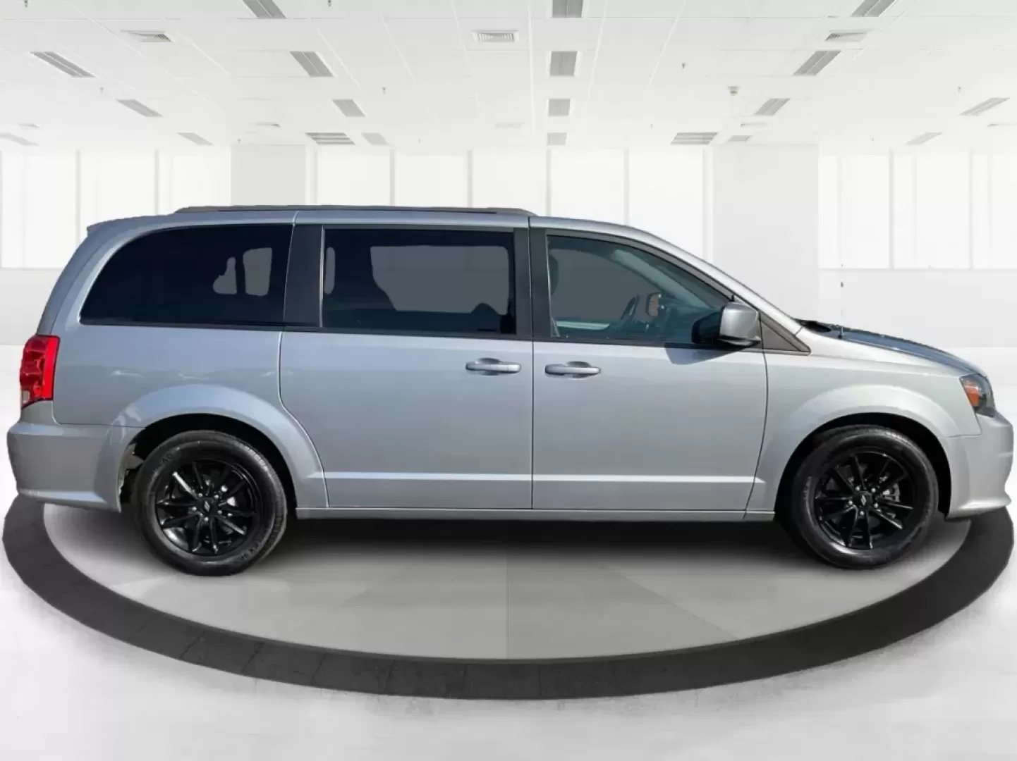 2019 Dodge Grand Caravan GT (2C4RDGEG7KR) with an Pentastar 3.6L V-6 DOHC engine, located at 1230 East Main St, Xenia, OH, 45385, (937) 908-9800, 39.688026, -83.910172 - Are you searching for the perfect vehicle that can effortlessly fit into your family's busy lifestyle? Look no further! The 2019 Dodge Grand Caravan GT is the ultimate choice for growing families, weekend adventurers, and anyone needing a reliable and spacious ride. With its impressive safety featur - Photo#1