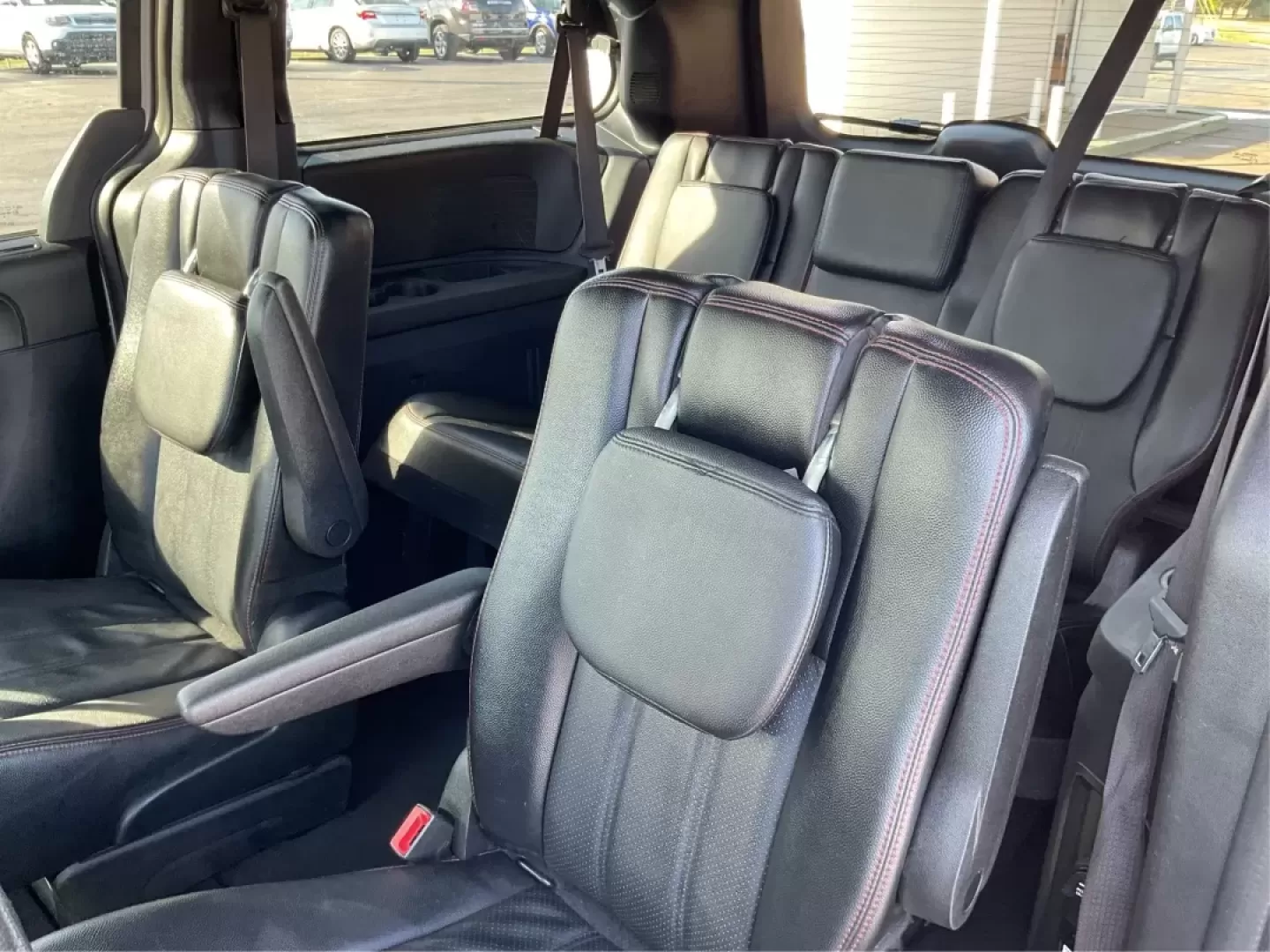 2019 Dodge Grand Caravan GT (2C4RDGEG7KR) with an Pentastar 3.6L V-6 DOHC engine, located at 1230 East Main St, Xenia, OH, 45385, (937) 908-9800, 39.688026, -83.910172 - Are you searching for the perfect vehicle that can effortlessly fit into your family's busy lifestyle? Look no further! The 2019 Dodge Grand Caravan GT is the ultimate choice for growing families, weekend adventurers, and anyone needing a reliable and spacious ride. With its impressive safety featur - Photo#10