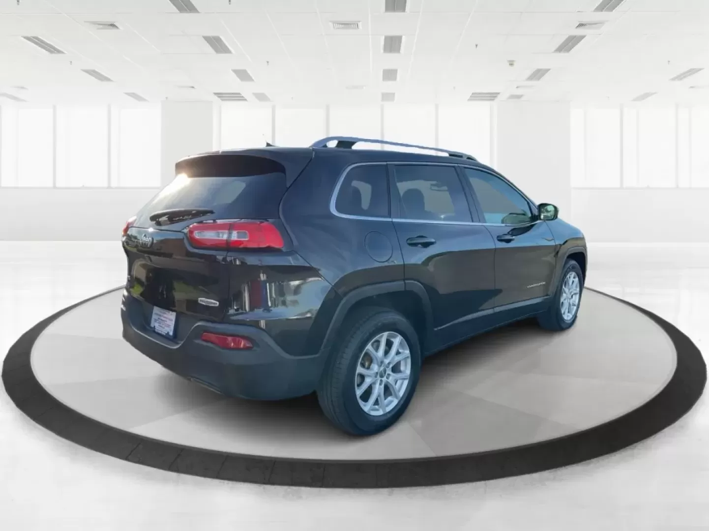 2015 Jeep Cherokee Latitude (1C4PJMCB3FW) with an Other engine, located at 880 E. National Road, Vandalia, OH, 45377, (937) 908-9800, 39.891918, -84.183594 - **Unleash New Adventures with the 2015 Jeep Cherokee Latitude Your Ideal Crossover Awaits!**<br /> <br /> Are you ready to elevate your lifestyle with a vehicle that's as adventurous as you are? Whether you're embarking on weekend getaways, navigating your daily commute, or simply enjoying family o - Photo#2