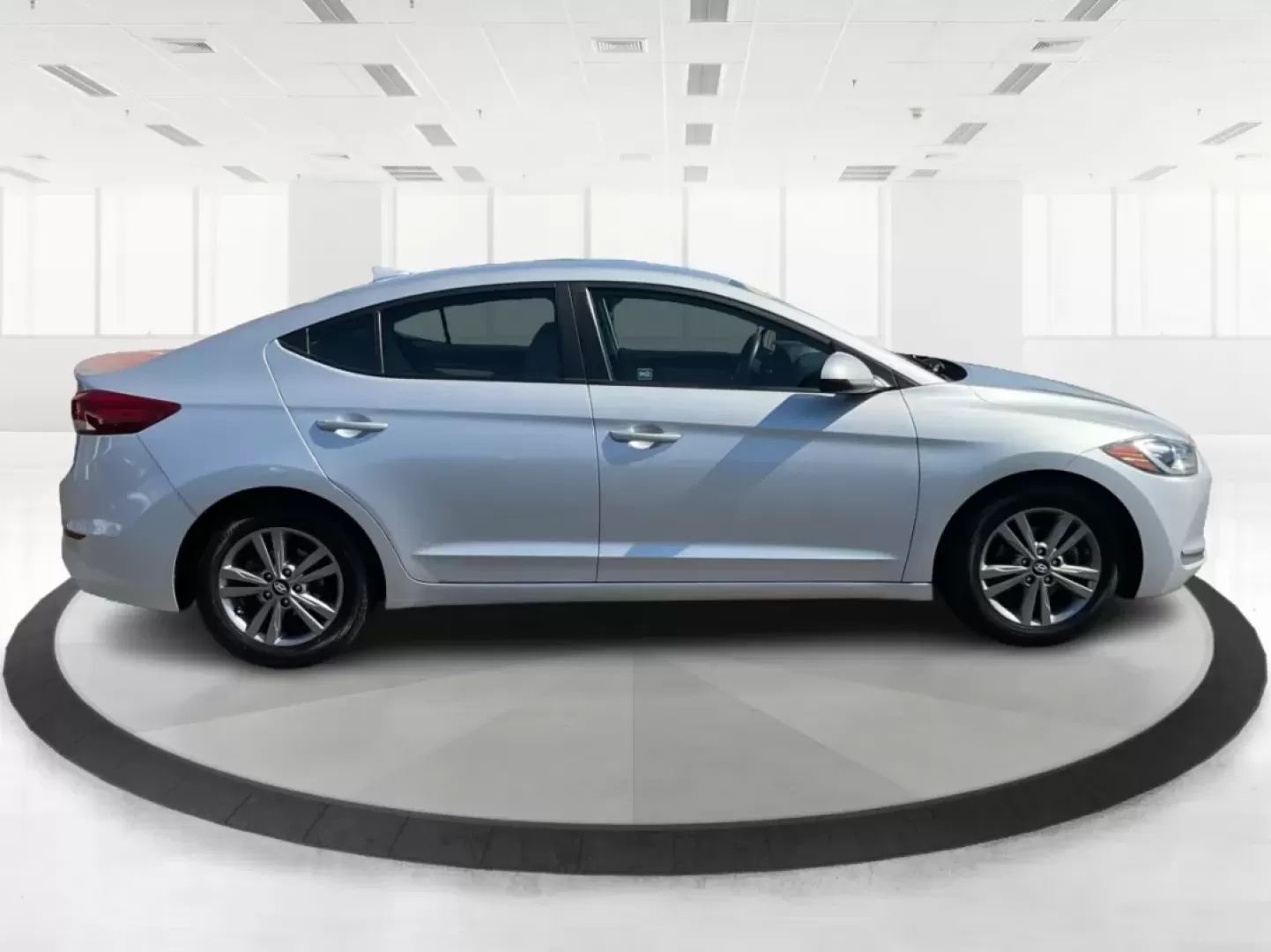 2018 Hyundai Elantra SEL (KMHD84LF3JU) with an Nu 2L I-4 DOHC engine, located at 880 E. National Road, Vandalia, OH, 45377, (937) 908-9800, 39.891918, -84.183594 - Are you in the market for a reliable and stylish vehicle that fits your lifestyle? The 2018 Hyundai Elantra SEL, available at Advantage Car and Credit in Vandalia, OH, is your perfect companion for both daily commutes and weekend adventures. With its sophisticated design and smart technology, this s - Photo#1