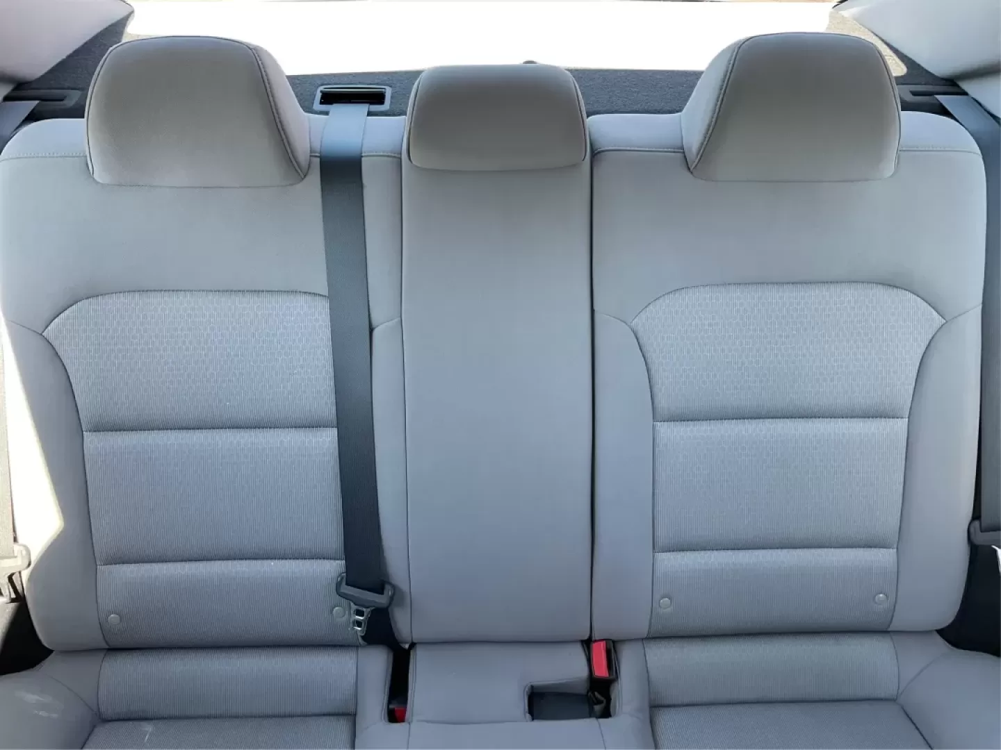 2018 Hyundai Elantra SEL (KMHD84LF3JU) with an Nu 2L I-4 DOHC engine, located at 880 E. National Road, Vandalia, OH, 45377, (937) 908-9800, 39.891918, -84.183594 - Are you in the market for a reliable and stylish vehicle that fits your lifestyle? The 2018 Hyundai Elantra SEL, available at Advantage Car and Credit in Vandalia, OH, is your perfect companion for both daily commutes and weekend adventures. With its sophisticated design and smart technology, this s - Photo#14