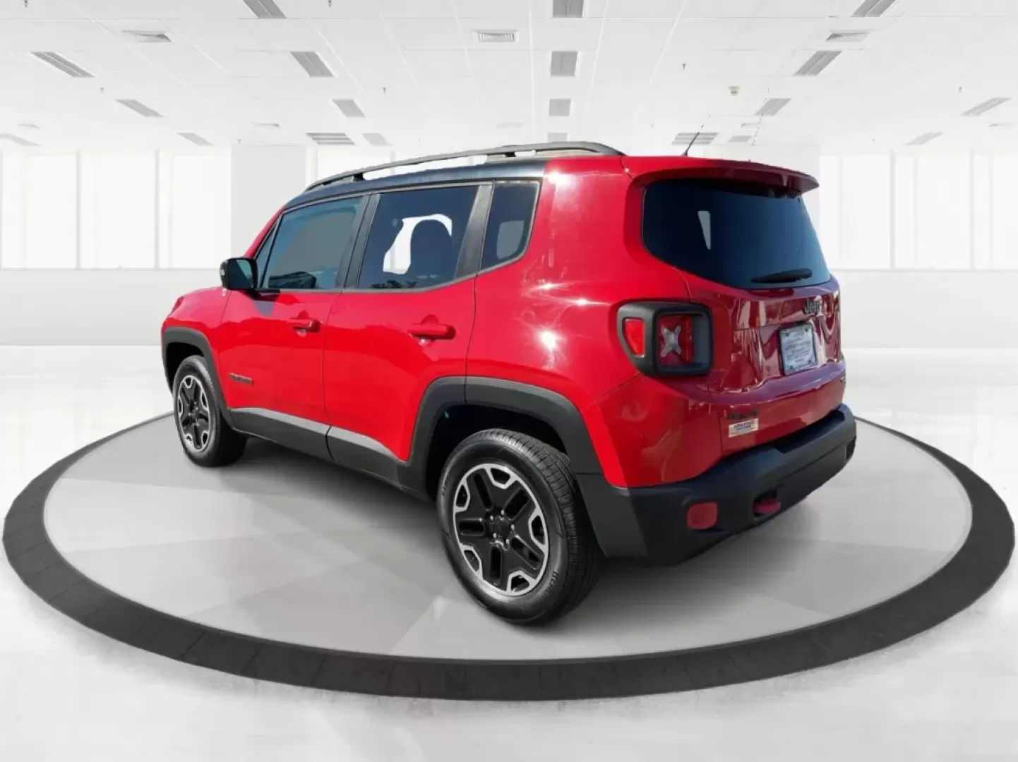 2016 Jeep Renegade Trailhawk (ZACCJBCTXGP) with an Tigershark MultiAir 2.4L I-4 variable valve contro engine, located at 1099 N County Rd 25A , Troy, OH, 45373, (937) 908-9800, 40.057079, -84.212883 - **Experience Adventure and Comfort with the 2016 Jeep Renegade Trailhawk!**<br /> <br /> Are you ready to elevate your lifestyle with a versatile vehicle that's perfect for weekend getaways, daily commutes, and everything in between? Look no further than the 2016 Jeep Renegade Trailhawk available at - Photo#4
