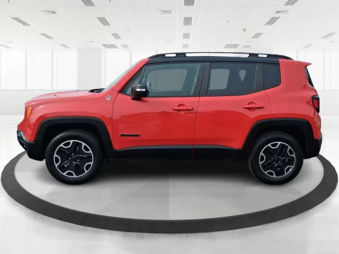 2016 Jeep Renegade Trailhawk (ZACCJBCTXGP) with an Tigershark MultiAir 2.4L I-4 variable valve contro engine, 9A transmission, located at 1099 N County Rd 25A , Troy, OH, 45373, (937) 908-9800, 40.057079, -84.212883 - **Experience Adventure and Comfort with the 2016 Jeep Renegade Trailhawk!**<br /> <br /> Are you ready to elevate your lifestyle with a versatile vehicle that's perfect for weekend getaways, daily commutes, and everything in between? Look no further than the 2016 Jeep Renegade Trailhawk available at - Photo#5